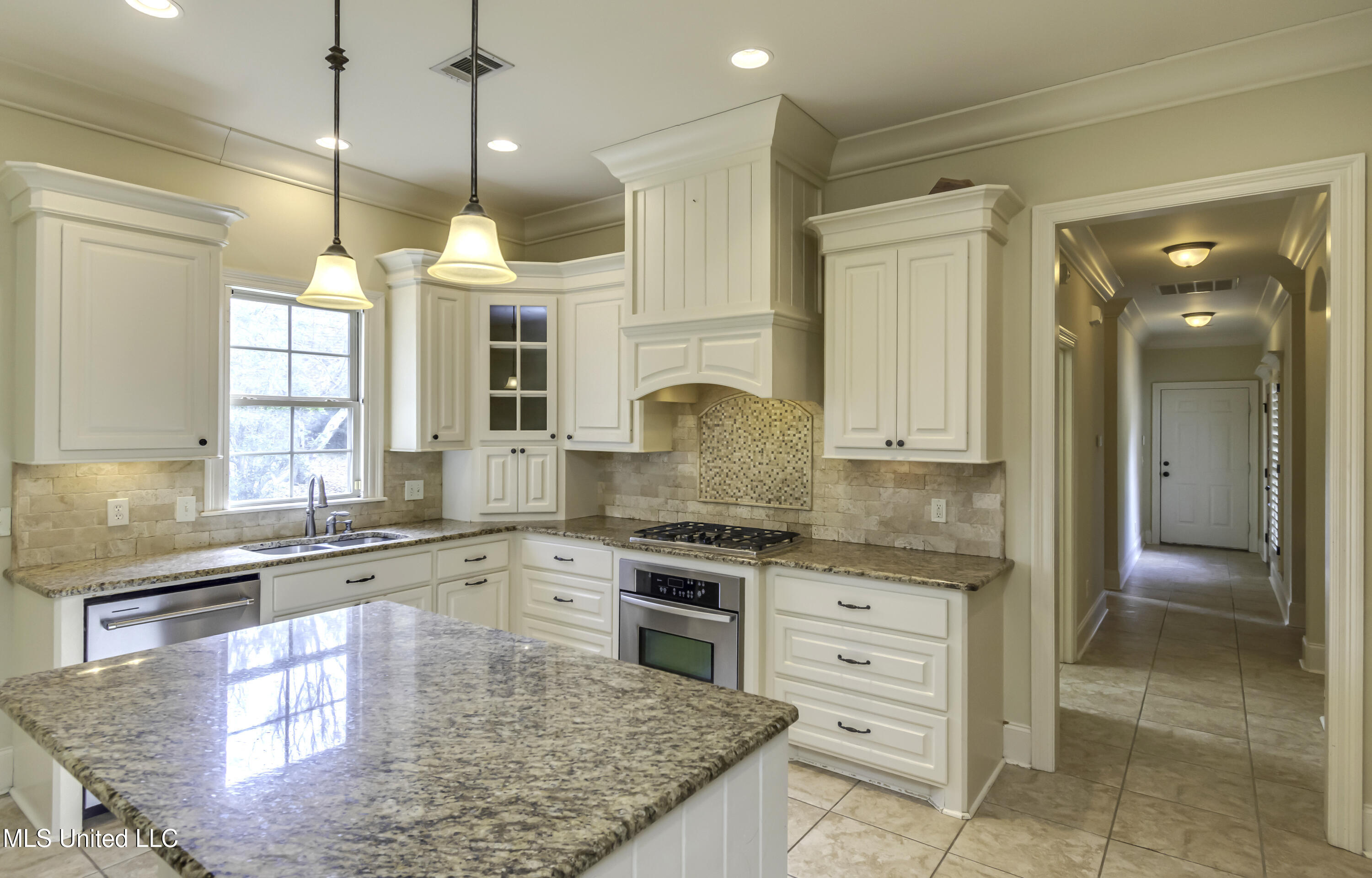 Madison, Mississippi 39110, United States, 4 Bedrooms Bedrooms, ,3 BathroomsBathrooms,Residential,Active,246074