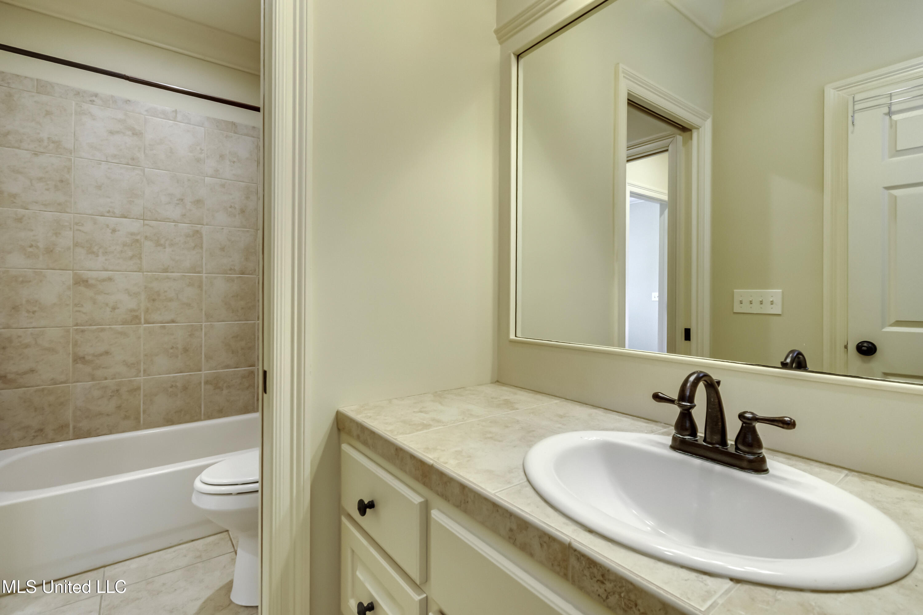 Madison, Mississippi 39110, United States, 4 Bedrooms Bedrooms, ,3 BathroomsBathrooms,Residential,Active,246074