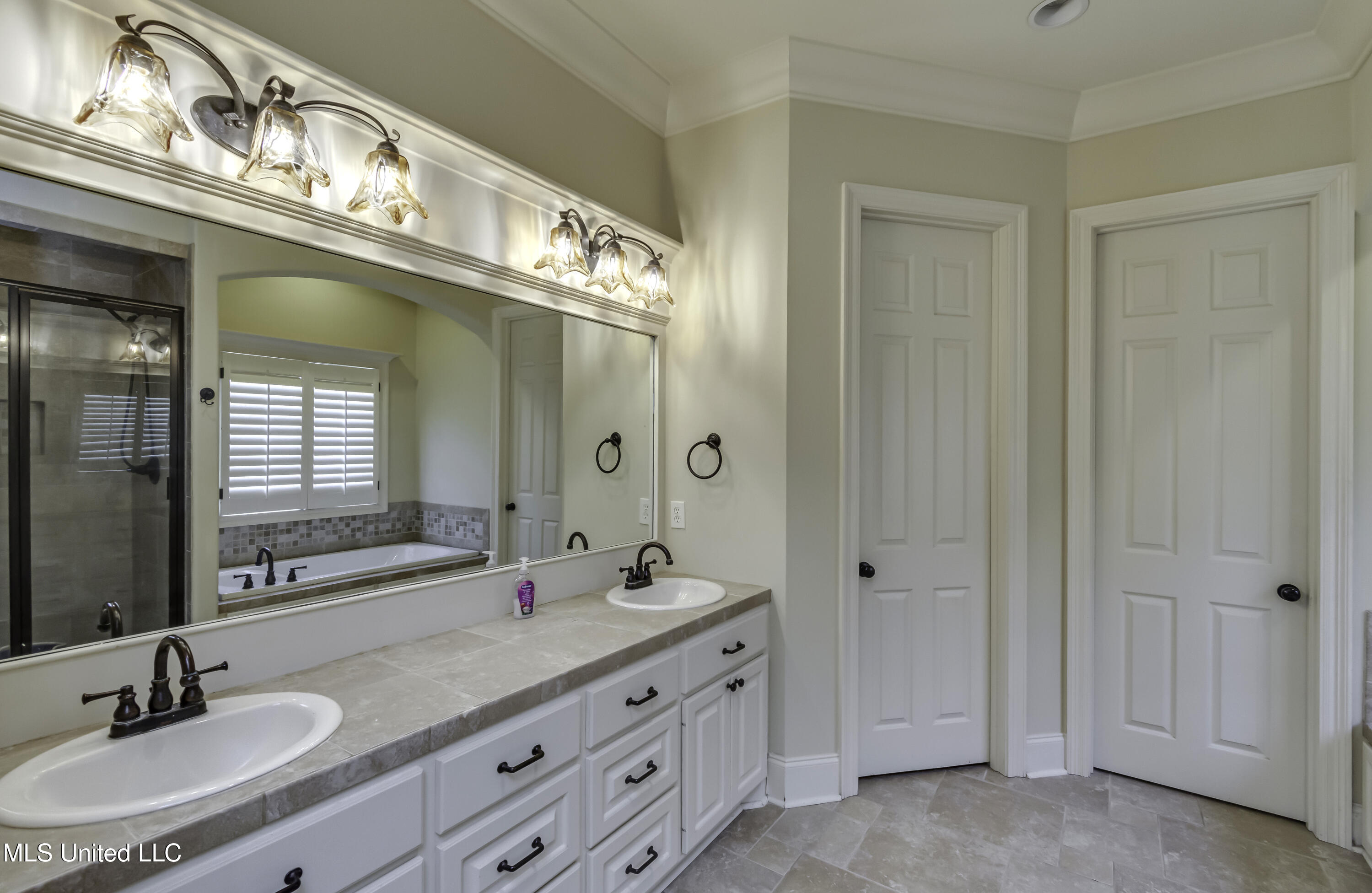 Madison, Mississippi 39110, United States, 4 Bedrooms Bedrooms, ,3 BathroomsBathrooms,Residential,Active,246074