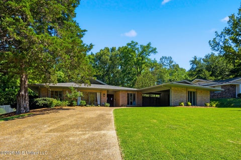 Homes For Sale - 511 Dunton Road<br/> Hinds County, Clinton, MS 39056