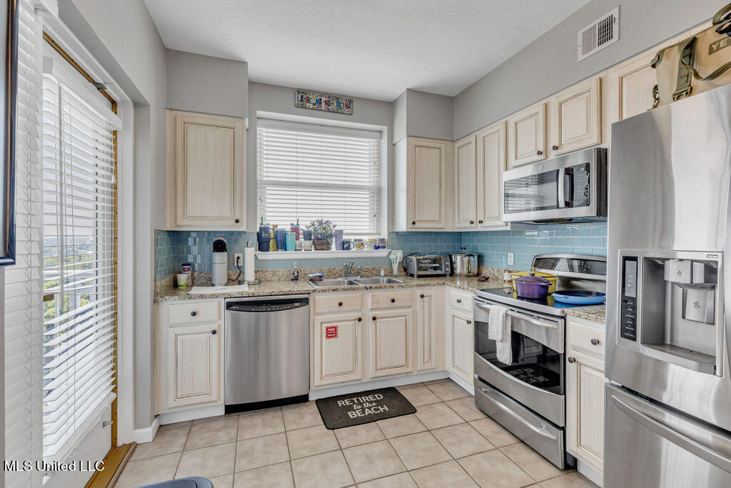 2230 Beach Drive #908, Gulfport, Mississippi image 25