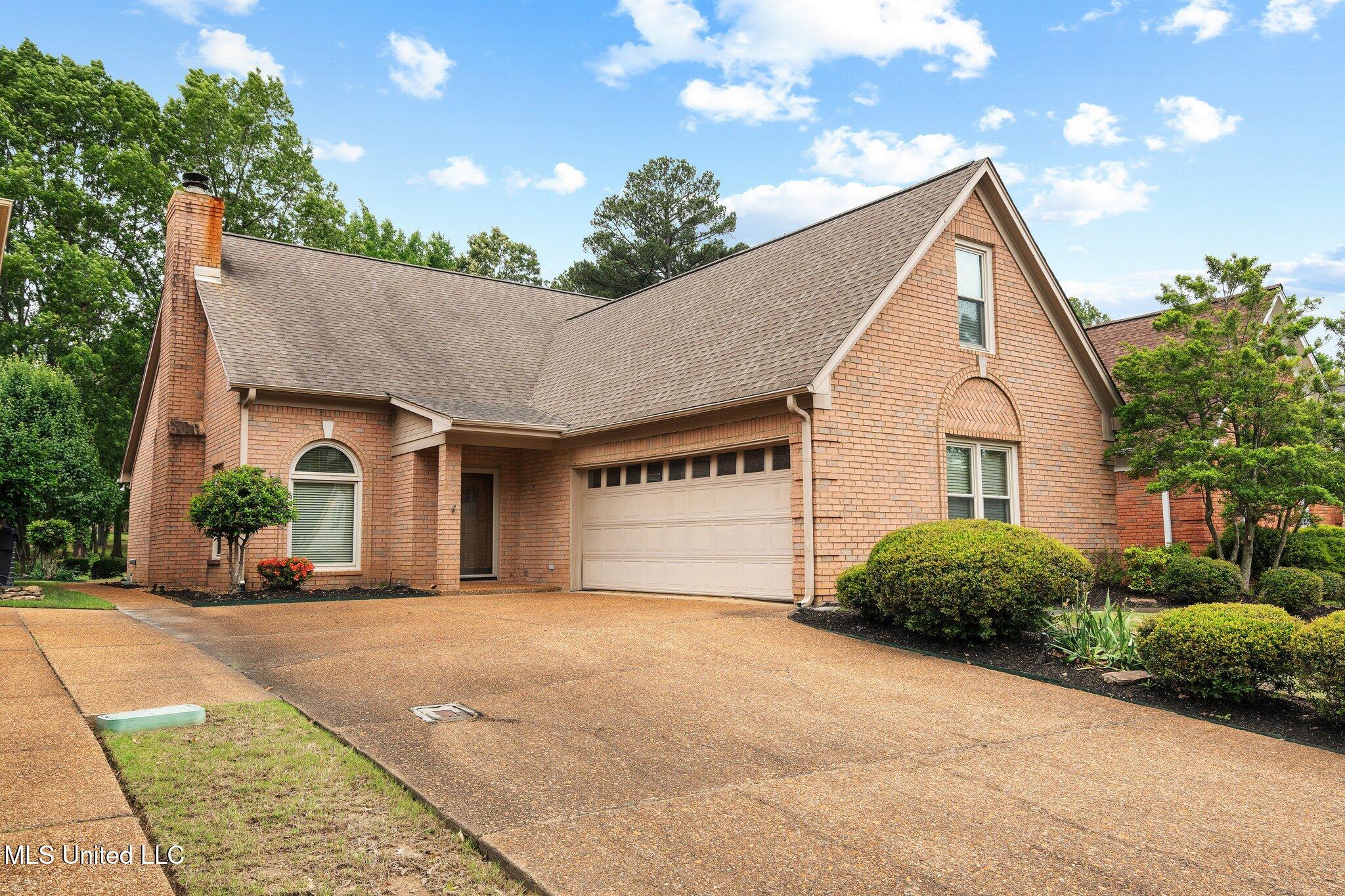 723 Fairway Trail, Hernando, Mississippi image 1