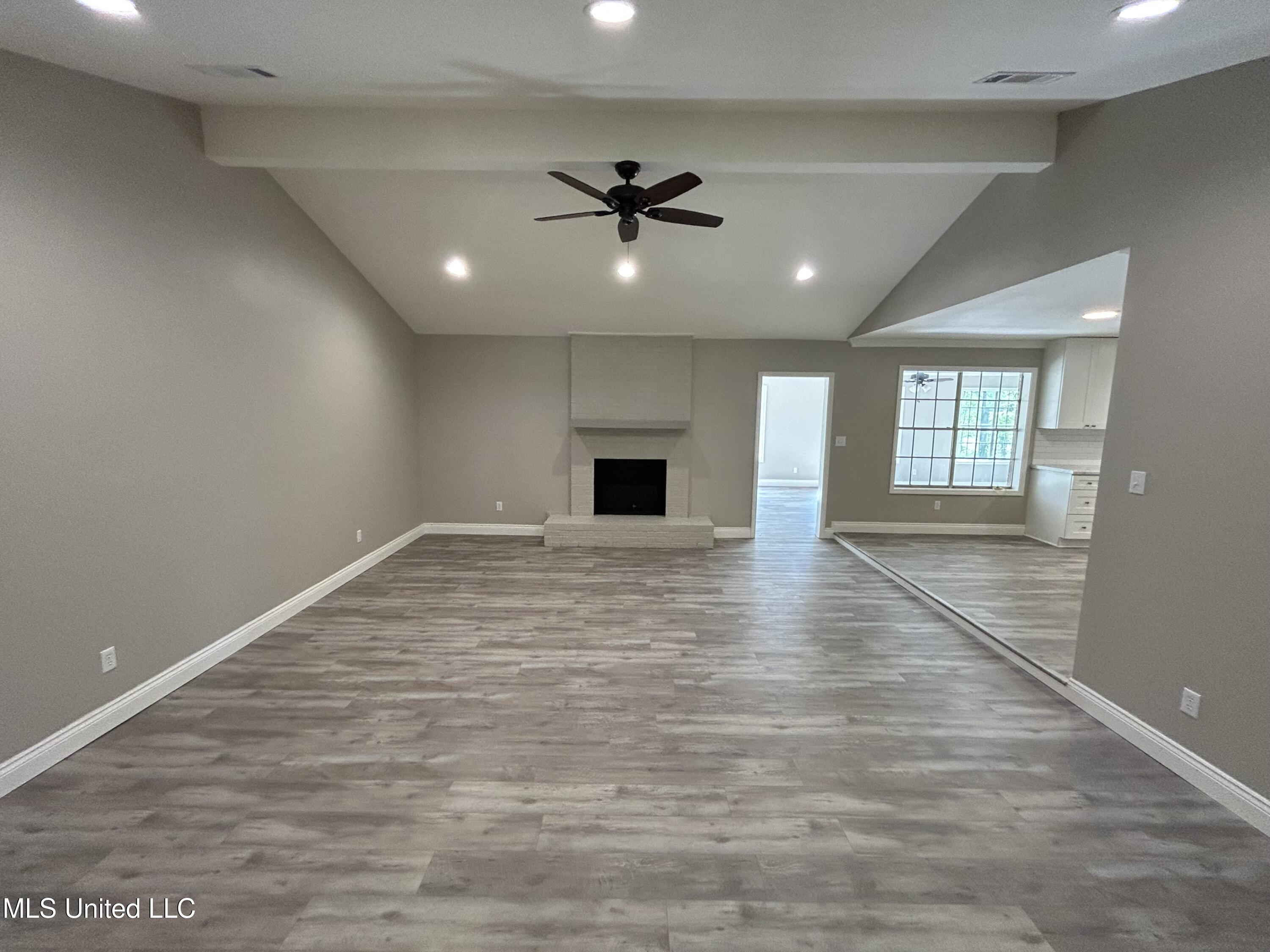 215 Quail Trail, Greenwood, Mississippi image 5