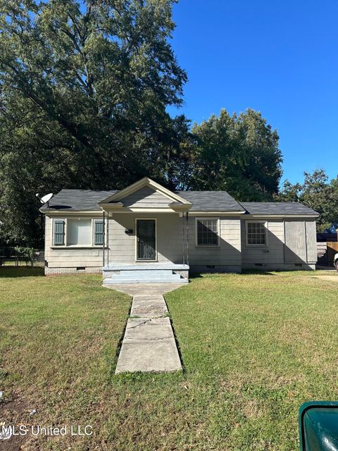 Homes For Sale - 602 Cherokee Road<br/> Greenwood, MS 38930