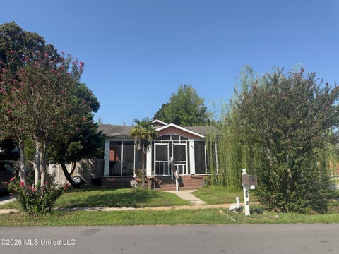 Homes For Sale - 2405 East Avenue<br/> Gulfport, MS 39501