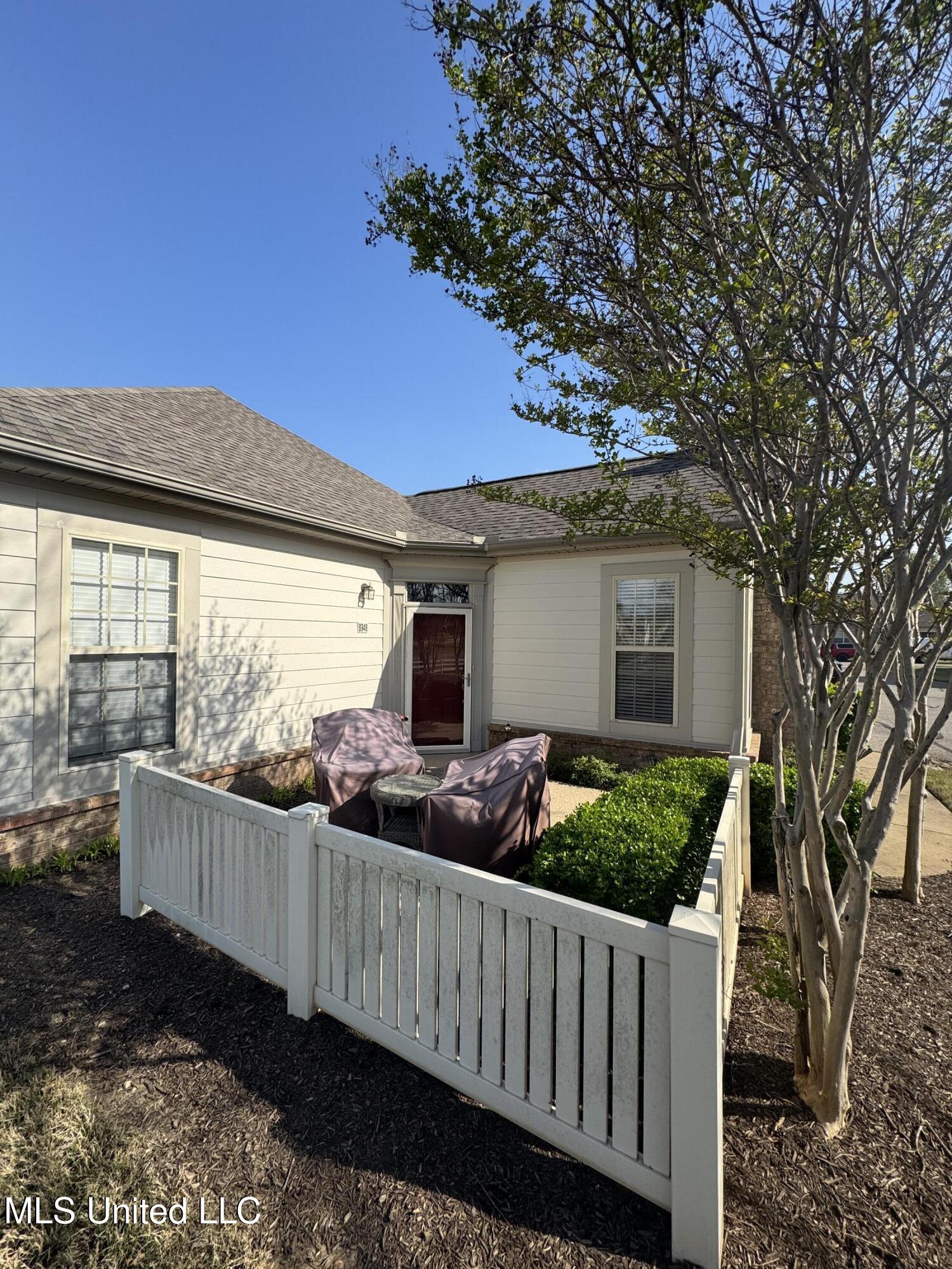 8948 Oak Branch Lane, Olive Branch, Mississippi image 3