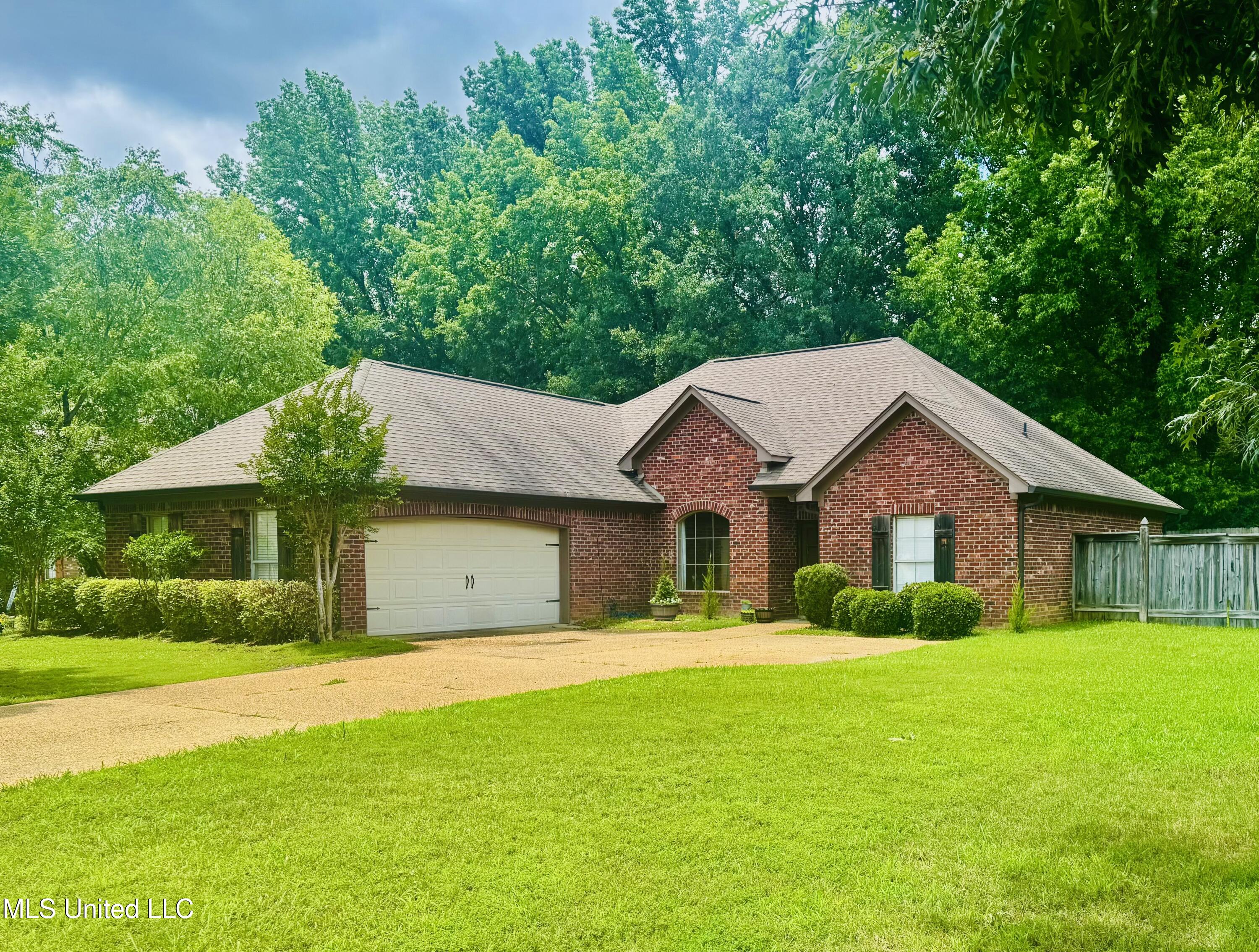 104 Belle Oak Drive, Brandon, Mississippi image 1