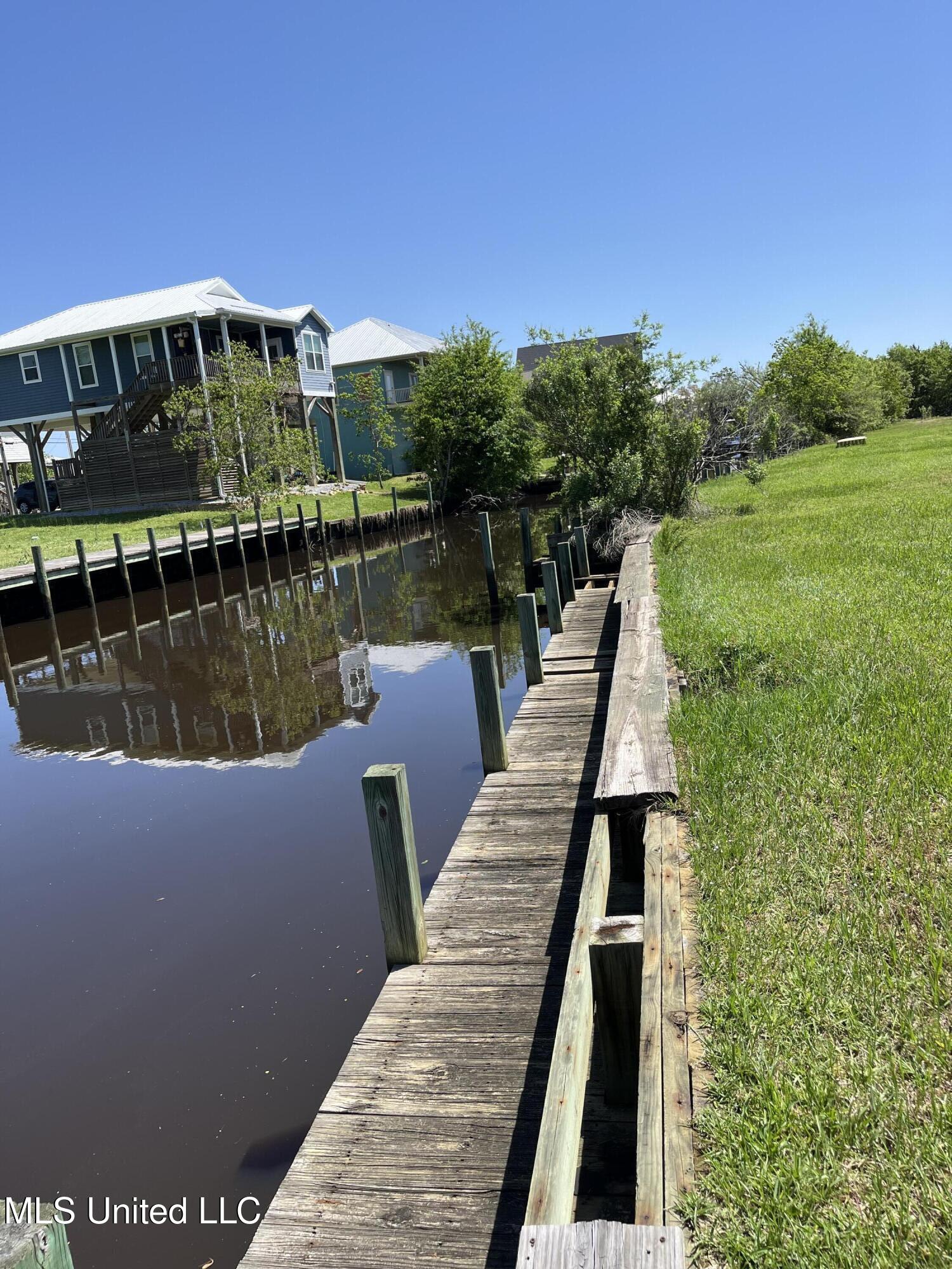 Bay Cove Drive, Bay Saint Louis, Mississippi image 5