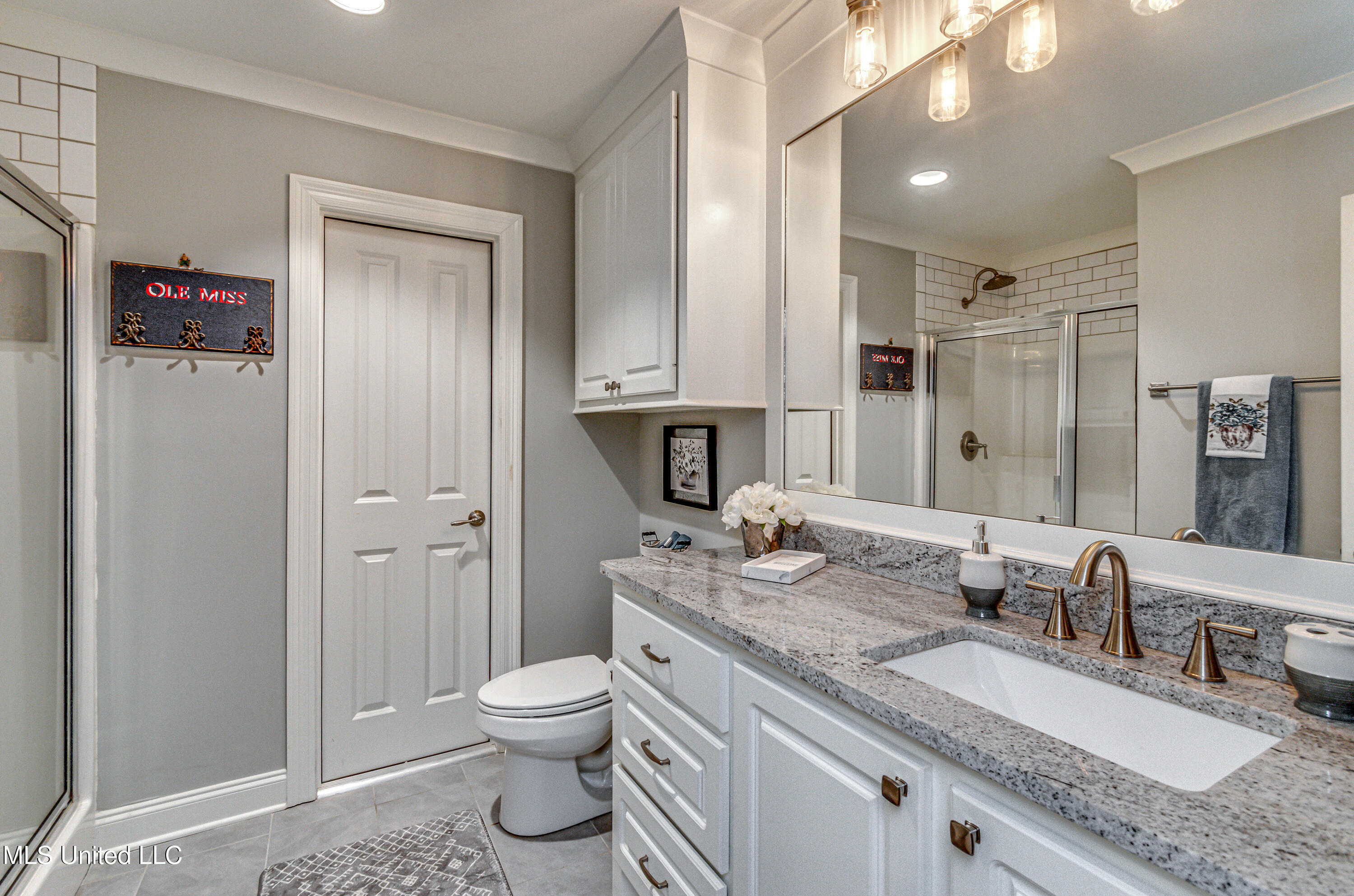 Flowood, Mississippi 39232, United States, 4 Bedrooms Bedrooms, ,3 BathroomsBathrooms,Residential,Pending,17166