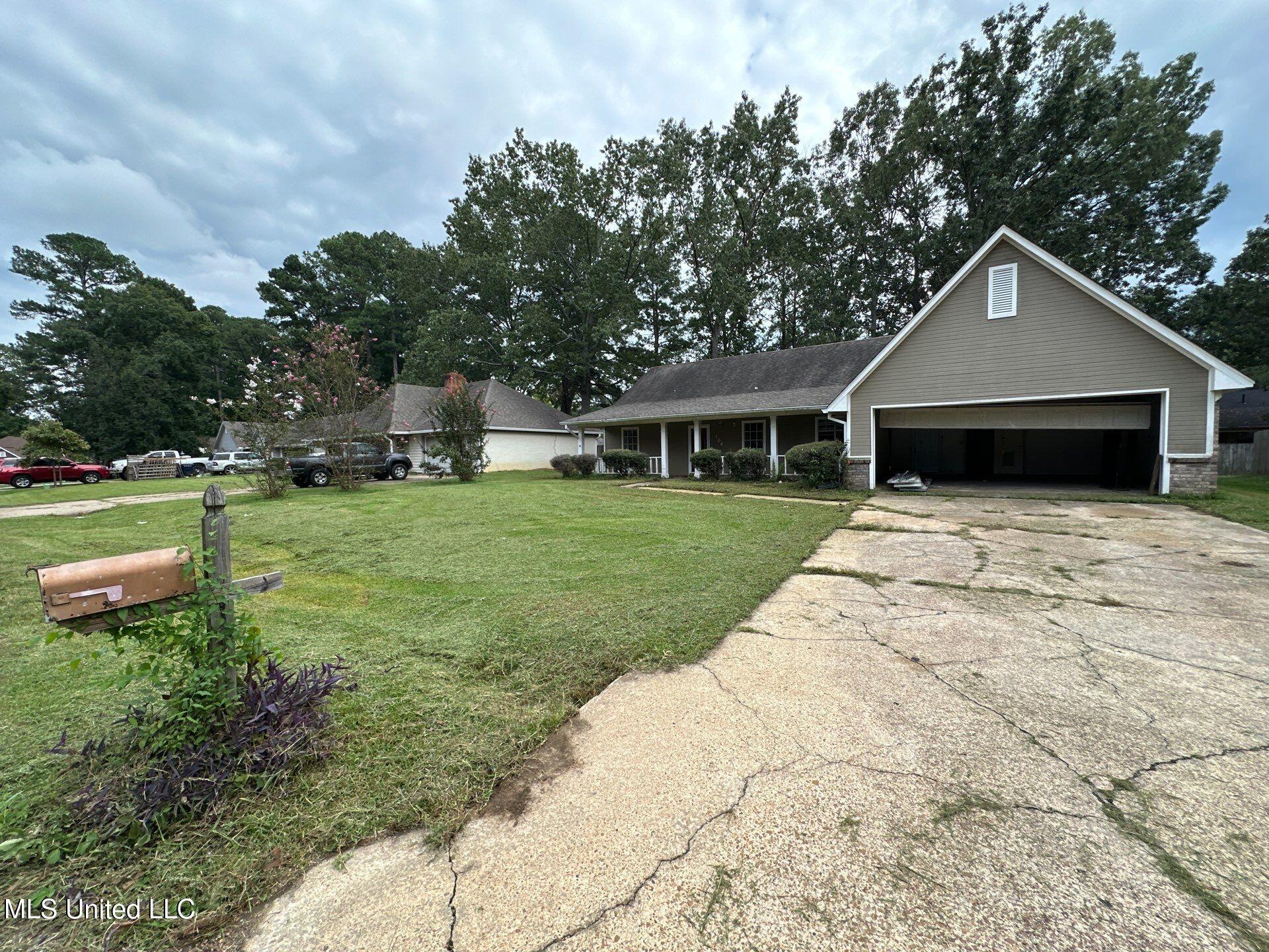 104 Live Oak Lane, Brandon, Mississippi image 2