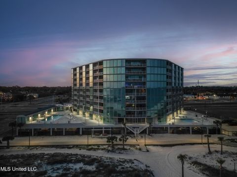 Condominium in Biloxi MS 1899 Beach Boulevard.jpg