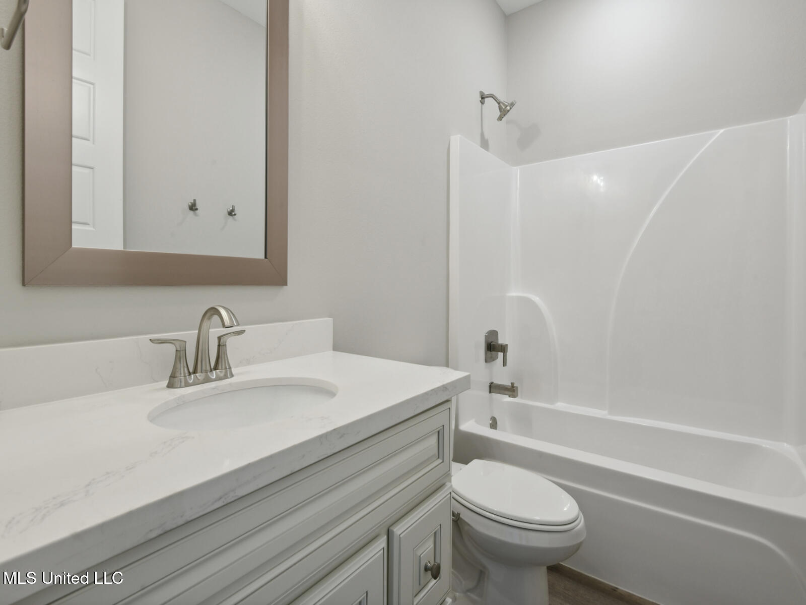 10495 Glade Cove Drive, Gulfport, Mississippi image 19