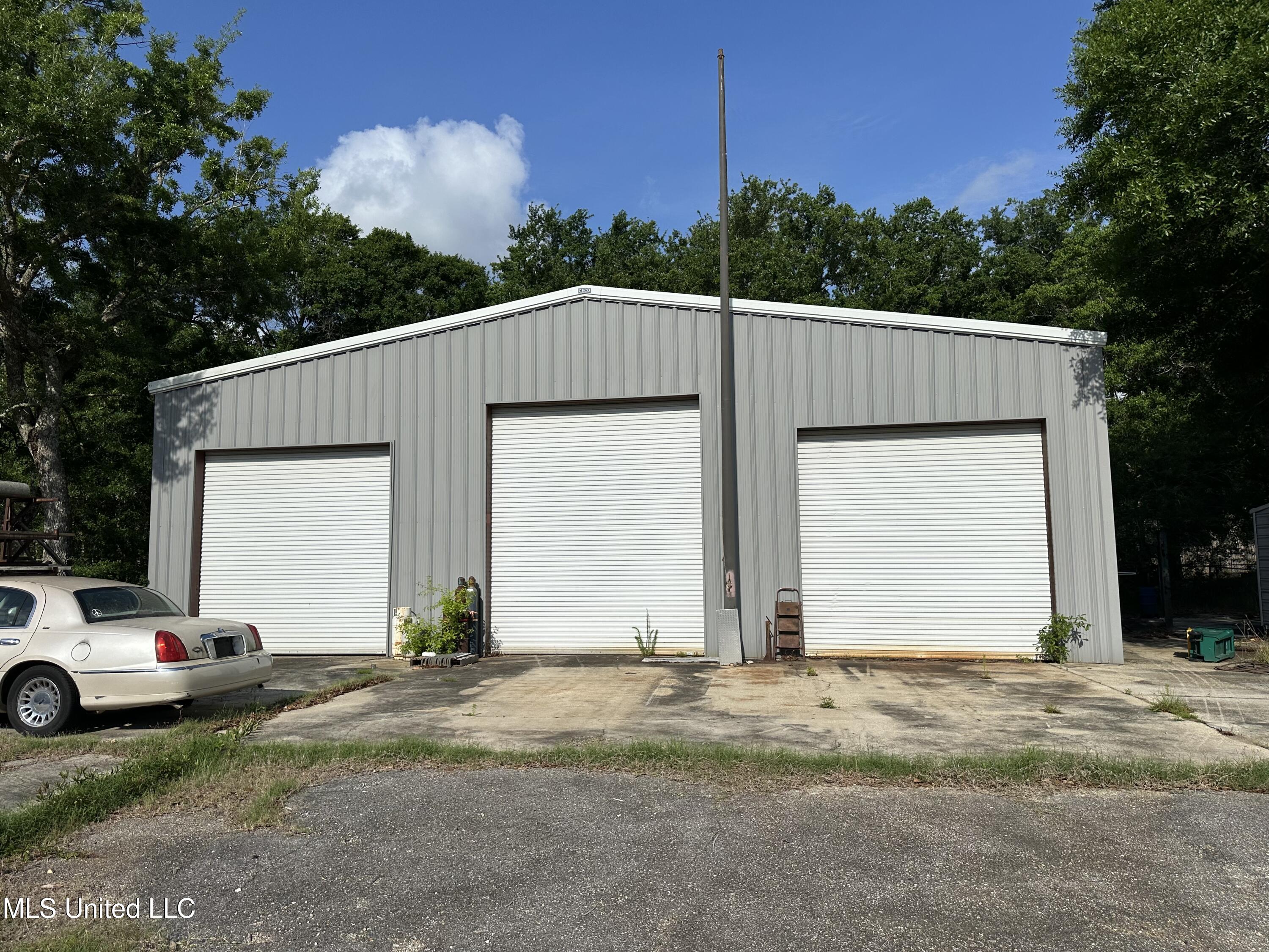 18241 Robin Oaks Drive, Gulfport, Mississippi image 13