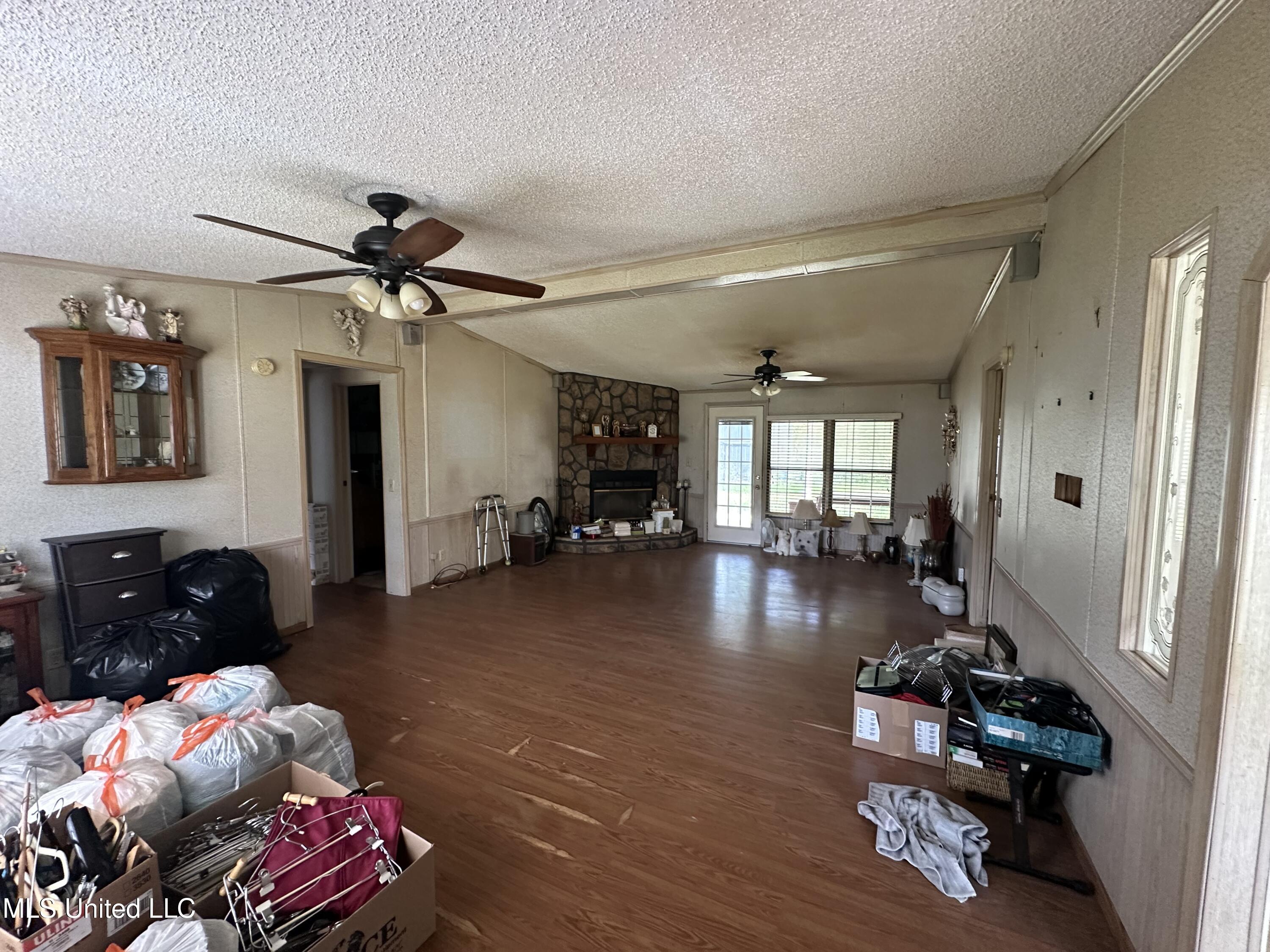 18241 Robin Oaks Drive, Gulfport, Mississippi image 5