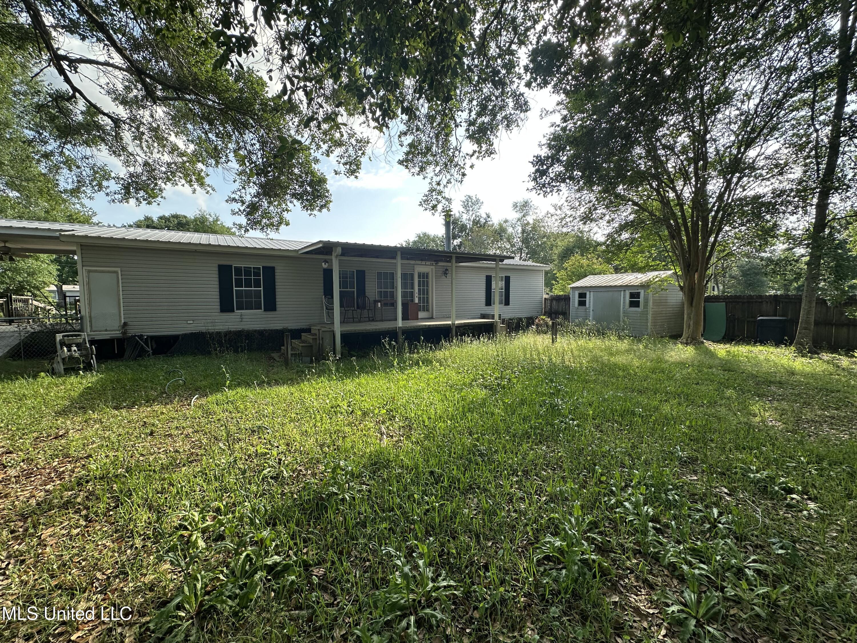 18241 Robin Oaks Drive, Gulfport, Mississippi image 4