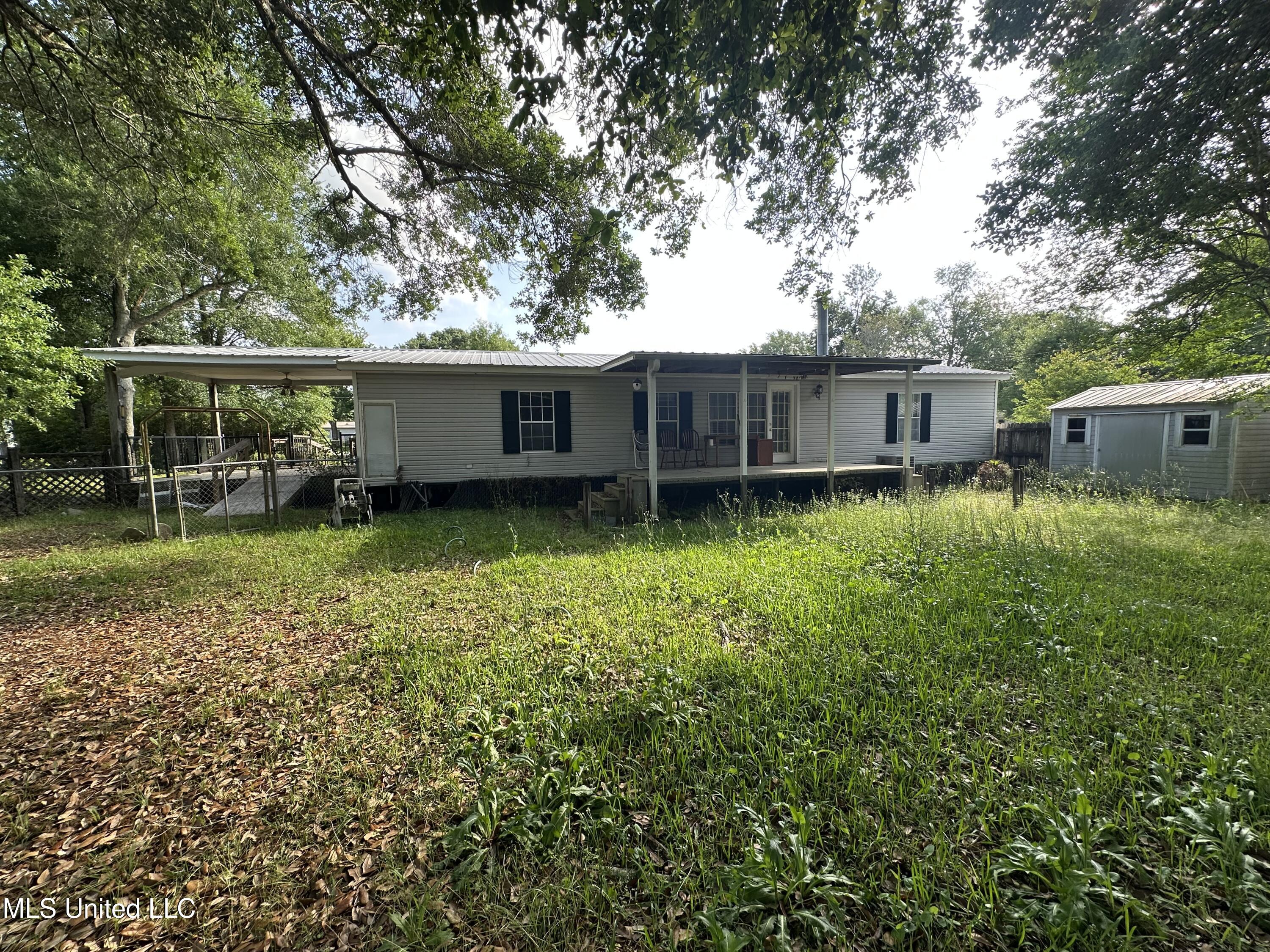 18241 Robin Oaks Drive, Gulfport, Mississippi image 3
