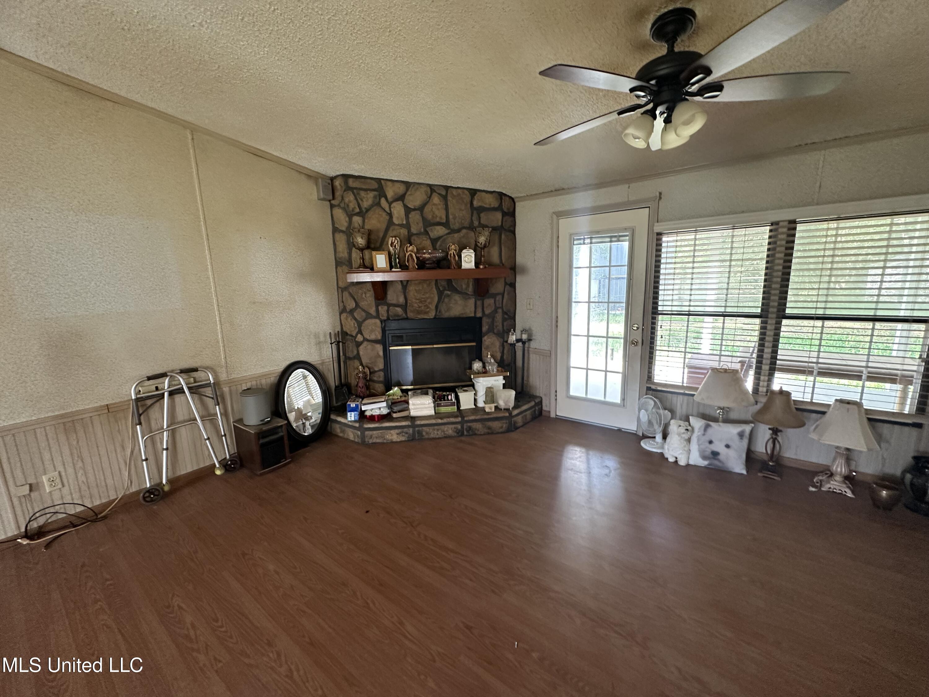 18241 Robin Oaks Drive, Gulfport, Mississippi image 8