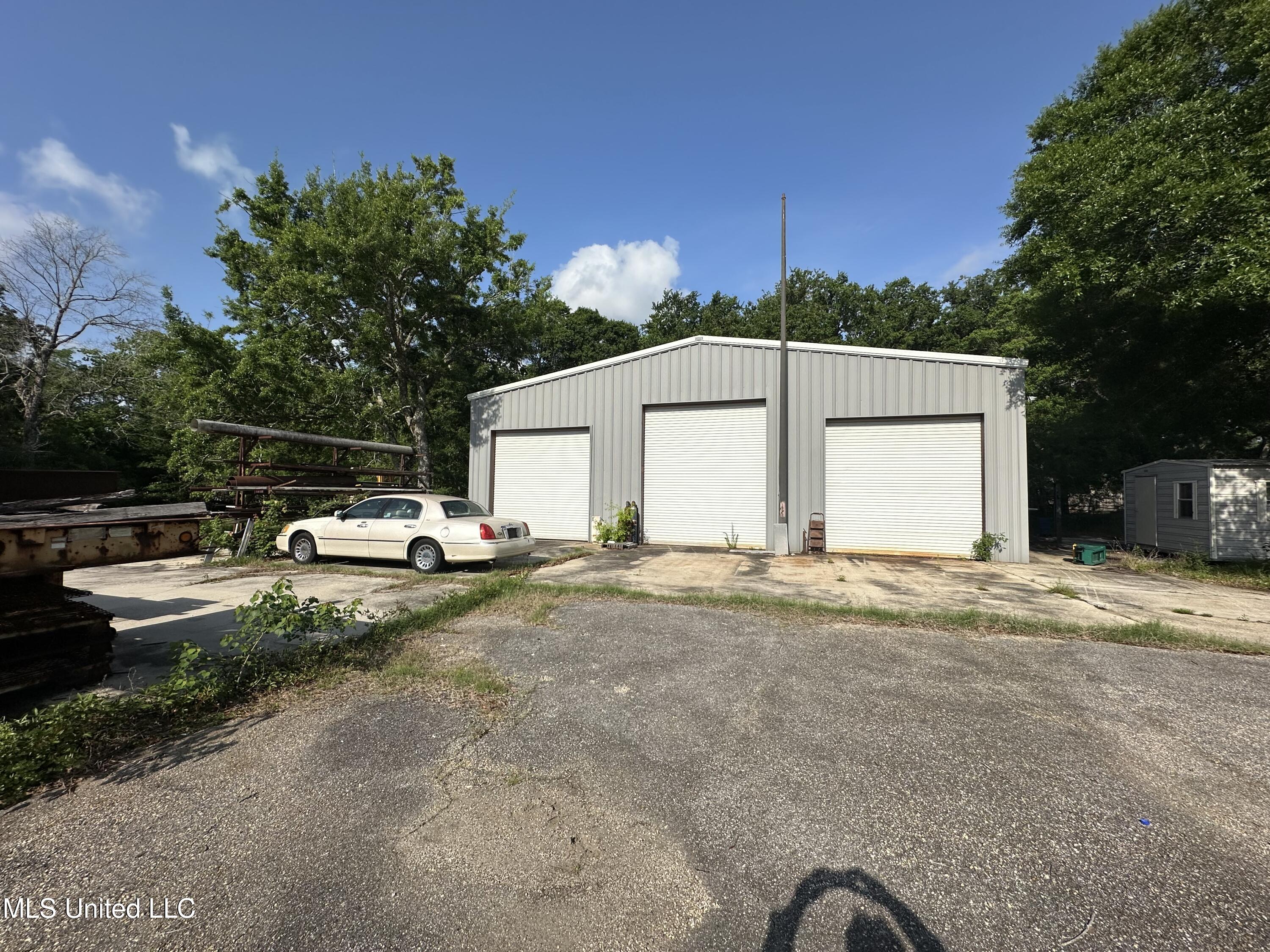 18241 Robin Oaks Drive, Gulfport, Mississippi image 14