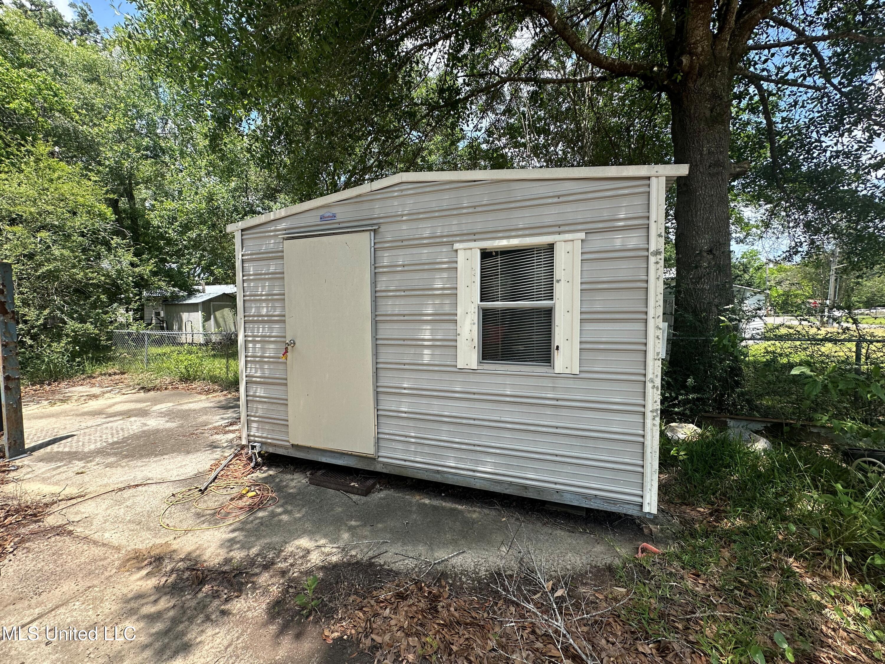 18241 Robin Oaks Drive, Gulfport, Mississippi image 23