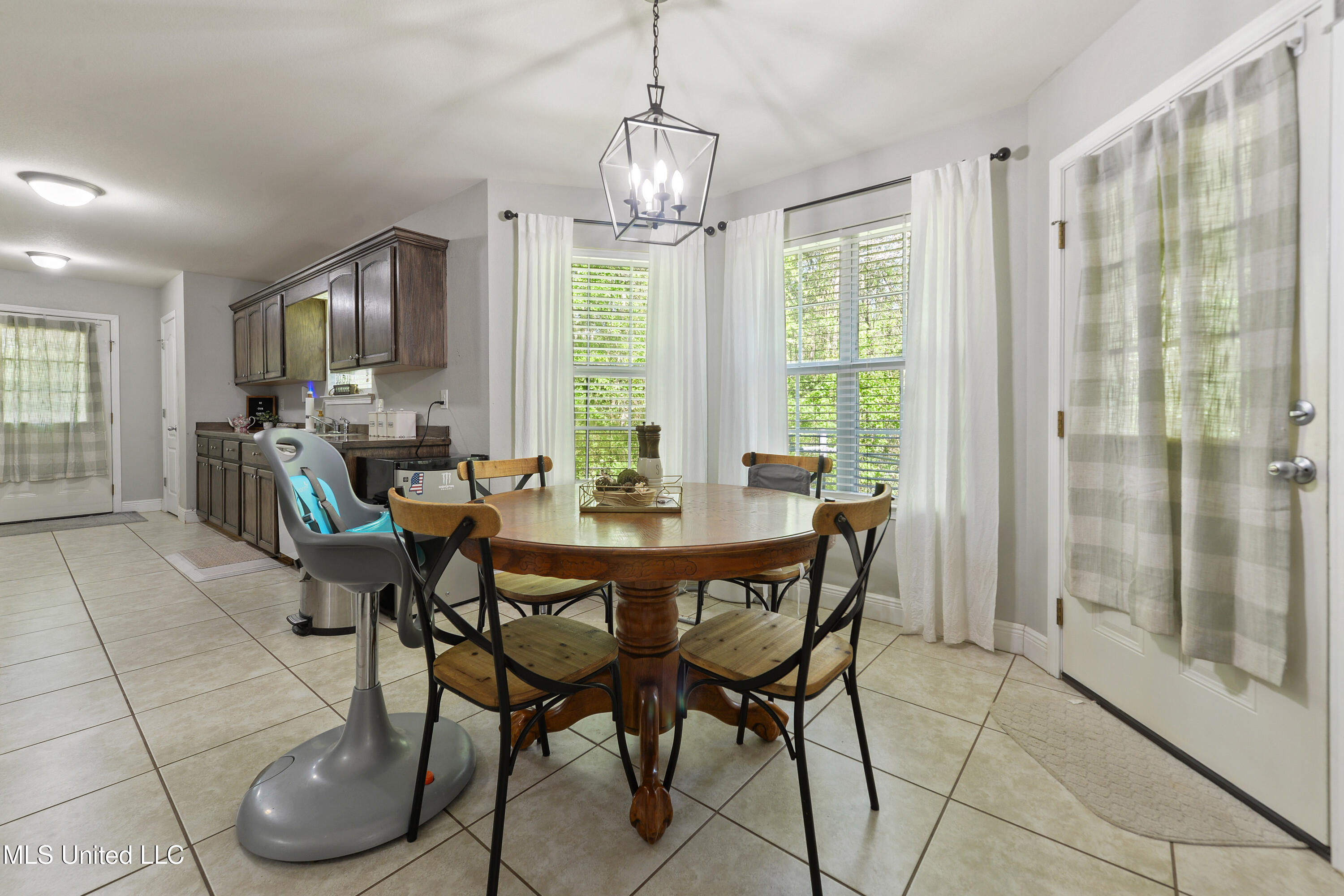 22807 Alamosa Drive, Moss Point, Mississippi image 5