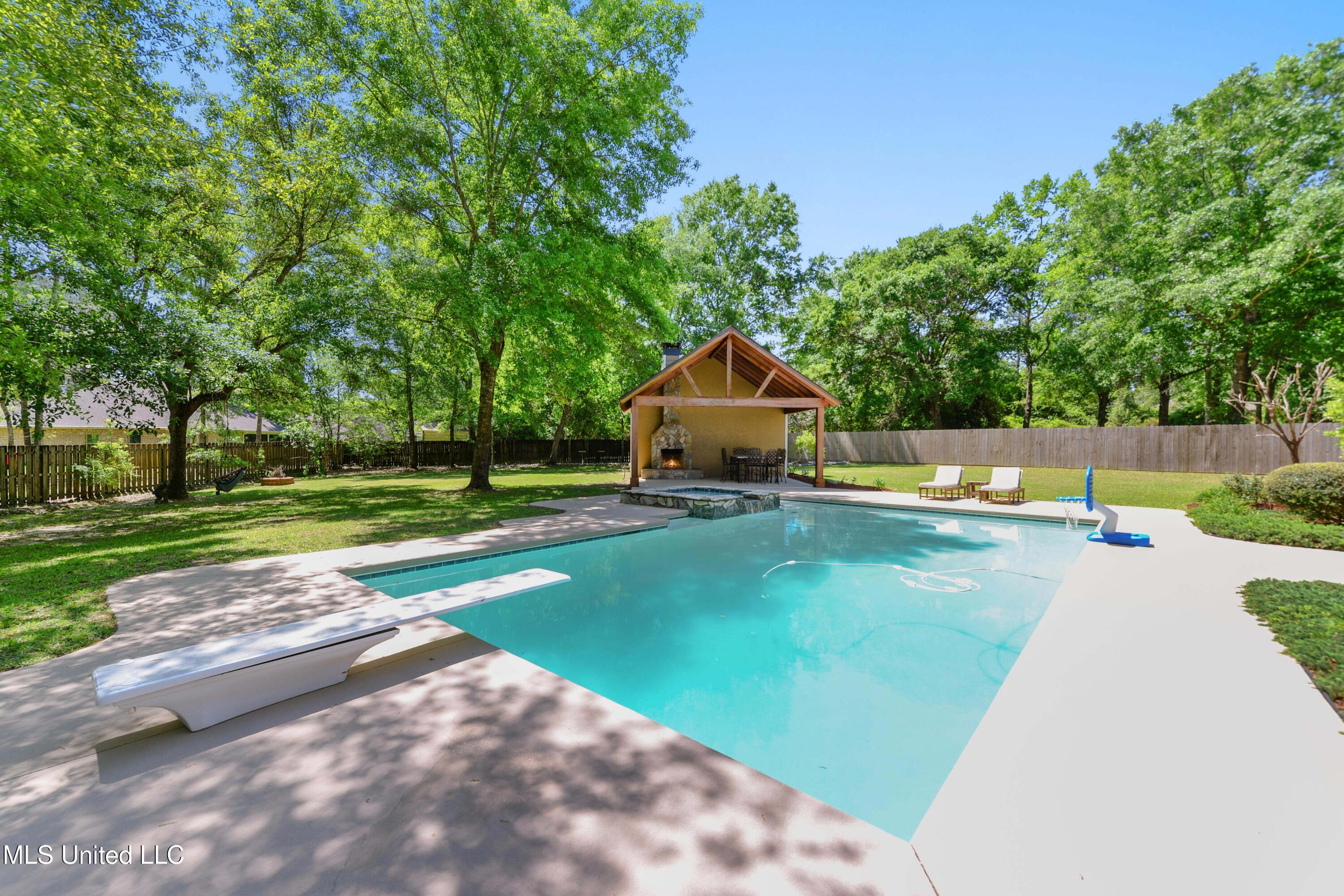 998 Haiku Court, Diamondhead, Mississippi image 10
