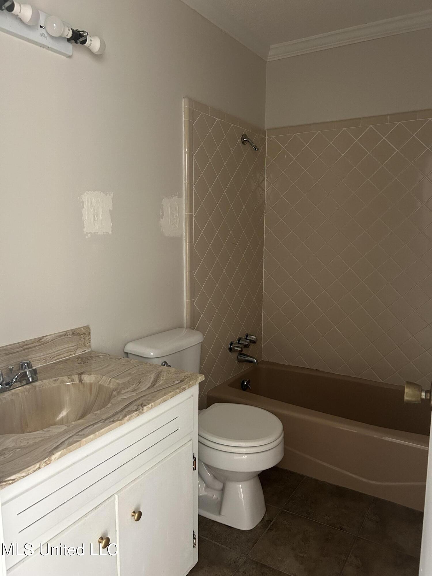 104 Gwin Street #5, Greenwood, Mississippi image 8