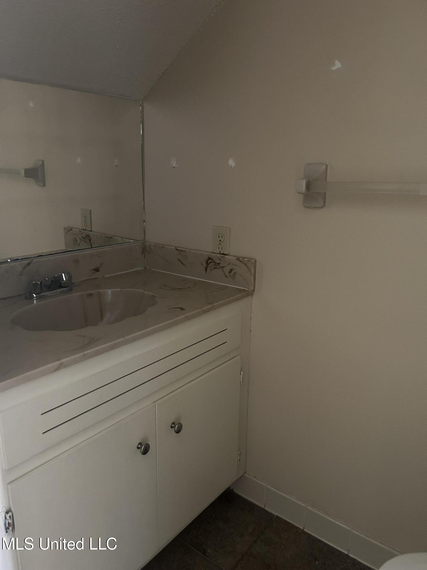 104 Gwin Street #5, Greenwood, Mississippi image 6