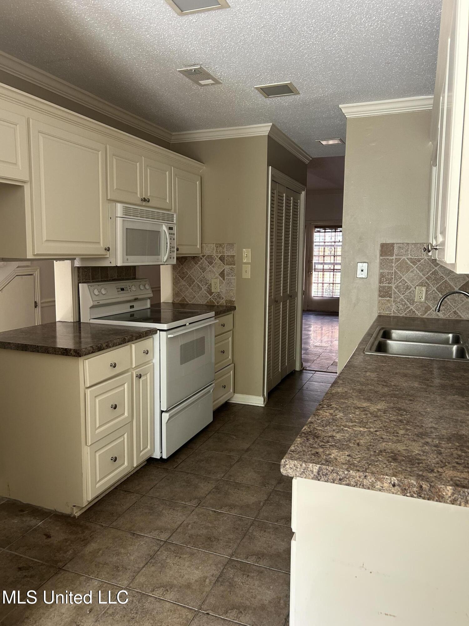 104 Gwin Street #5, Greenwood, Mississippi image 3