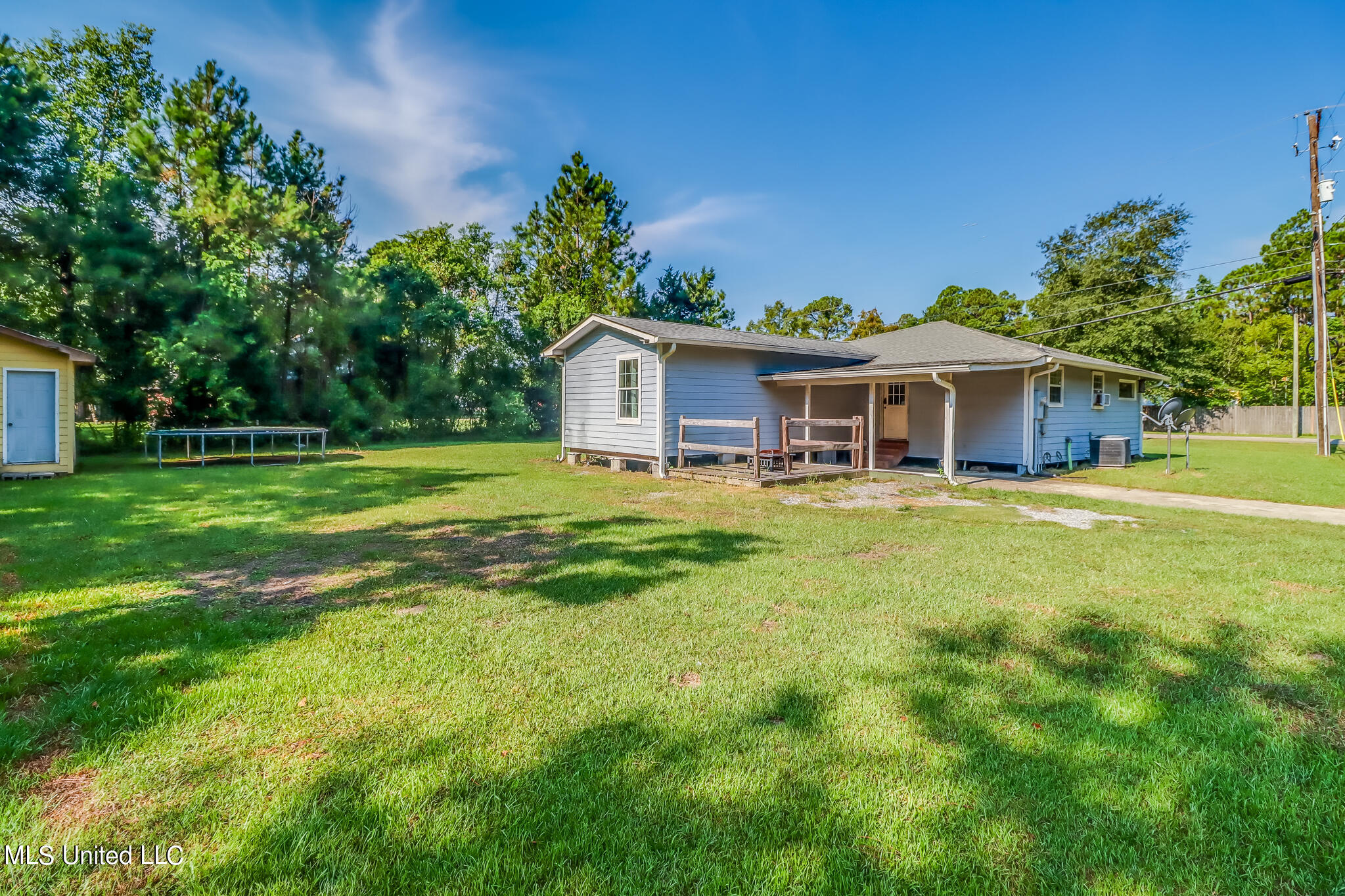 8042 Hancock Drive, Bay Saint Louis, Mississippi image 3