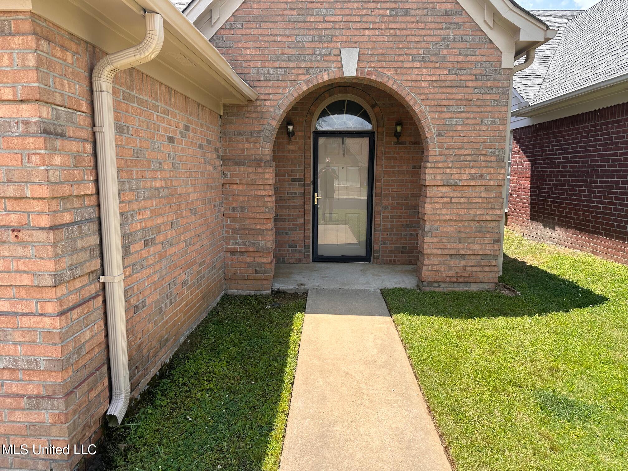 7807 S Chesterfield Drive, Southaven, Mississippi image 2