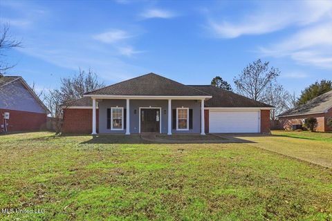 Homes For Sale - 527 Laurelwood Drive<br/> Flowood, MS 39232