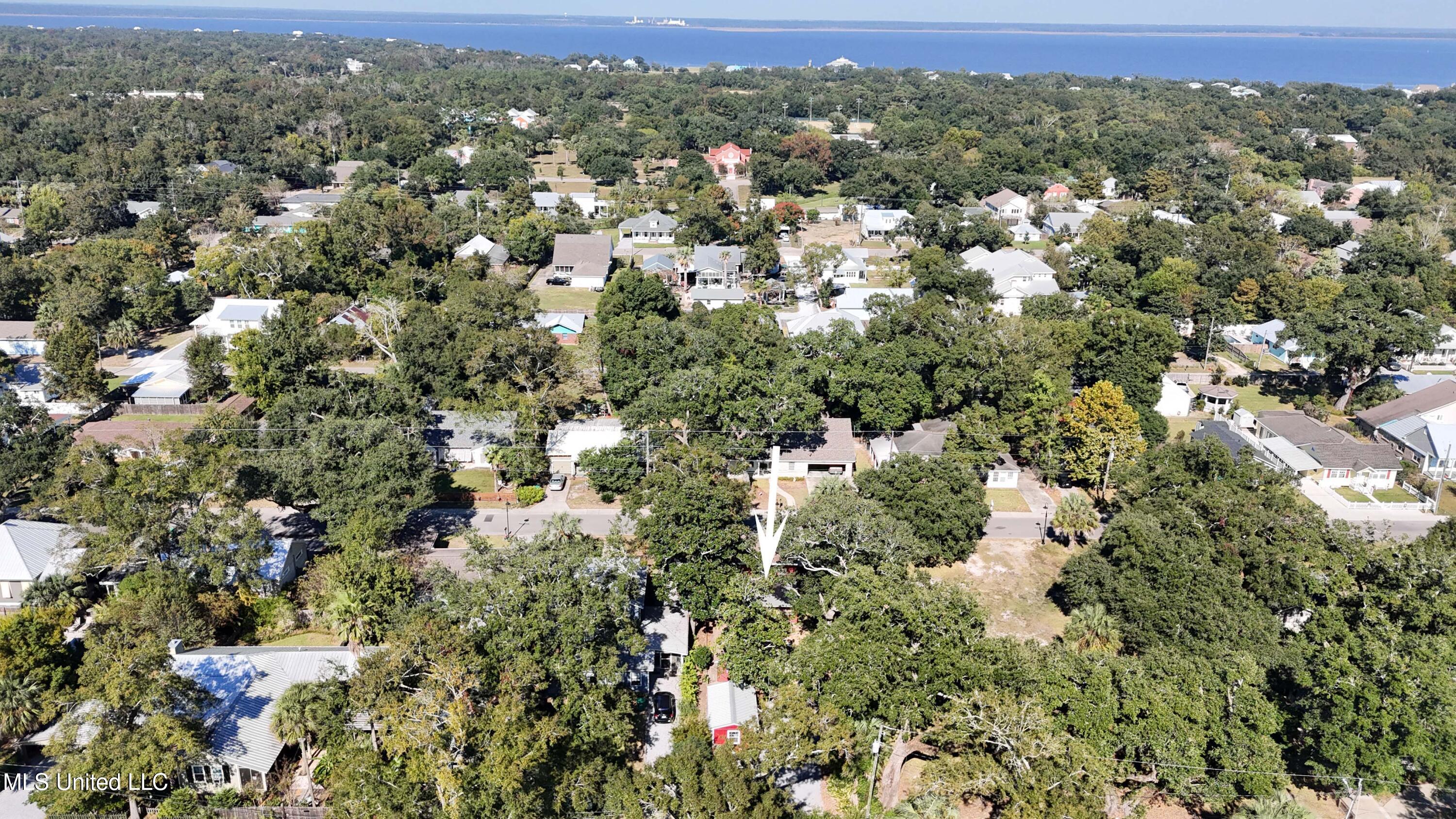 328 Demontluzin Avenue, Bay Saint Louis, Mississippi image 30