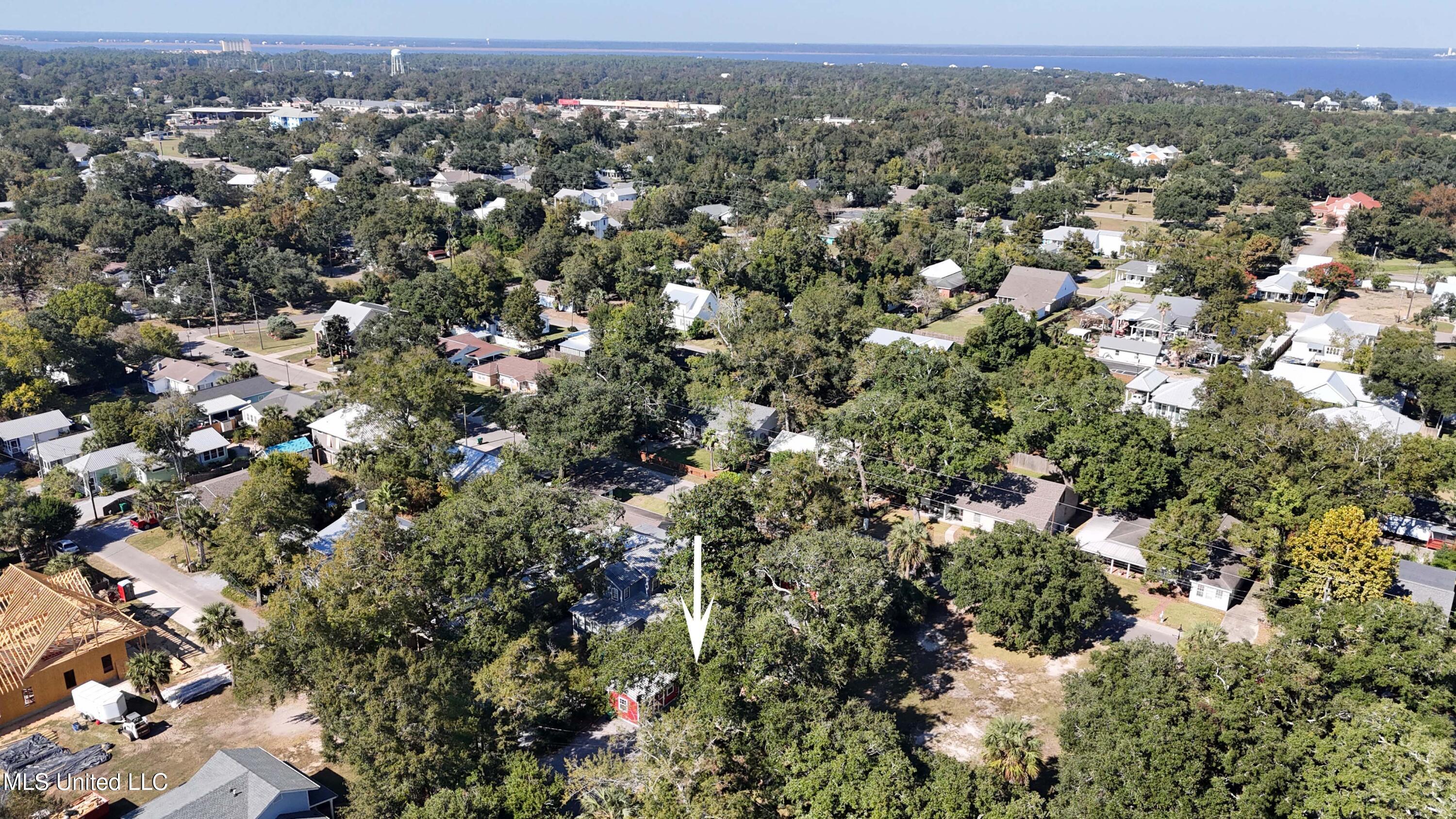 328 Demontluzin Avenue, Bay Saint Louis, Mississippi image 31