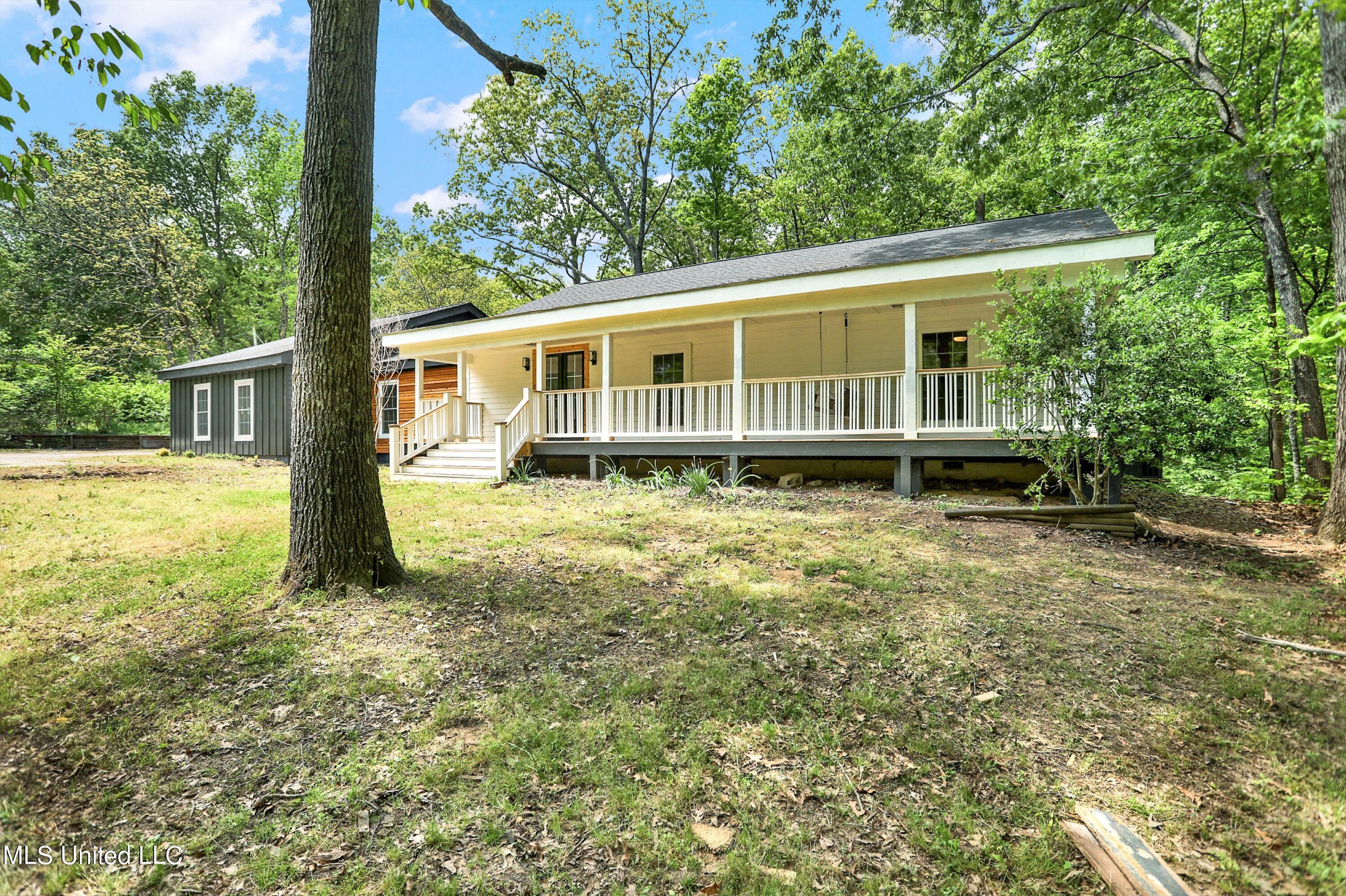 4451 Gwyck Road, Olive Branch, Mississippi image 1