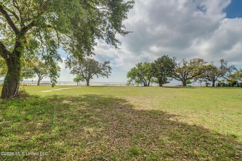 Vacant Land For Sale - 660 E Beach Boulevard<br/> Harrison County, Gulfport, MS 39501