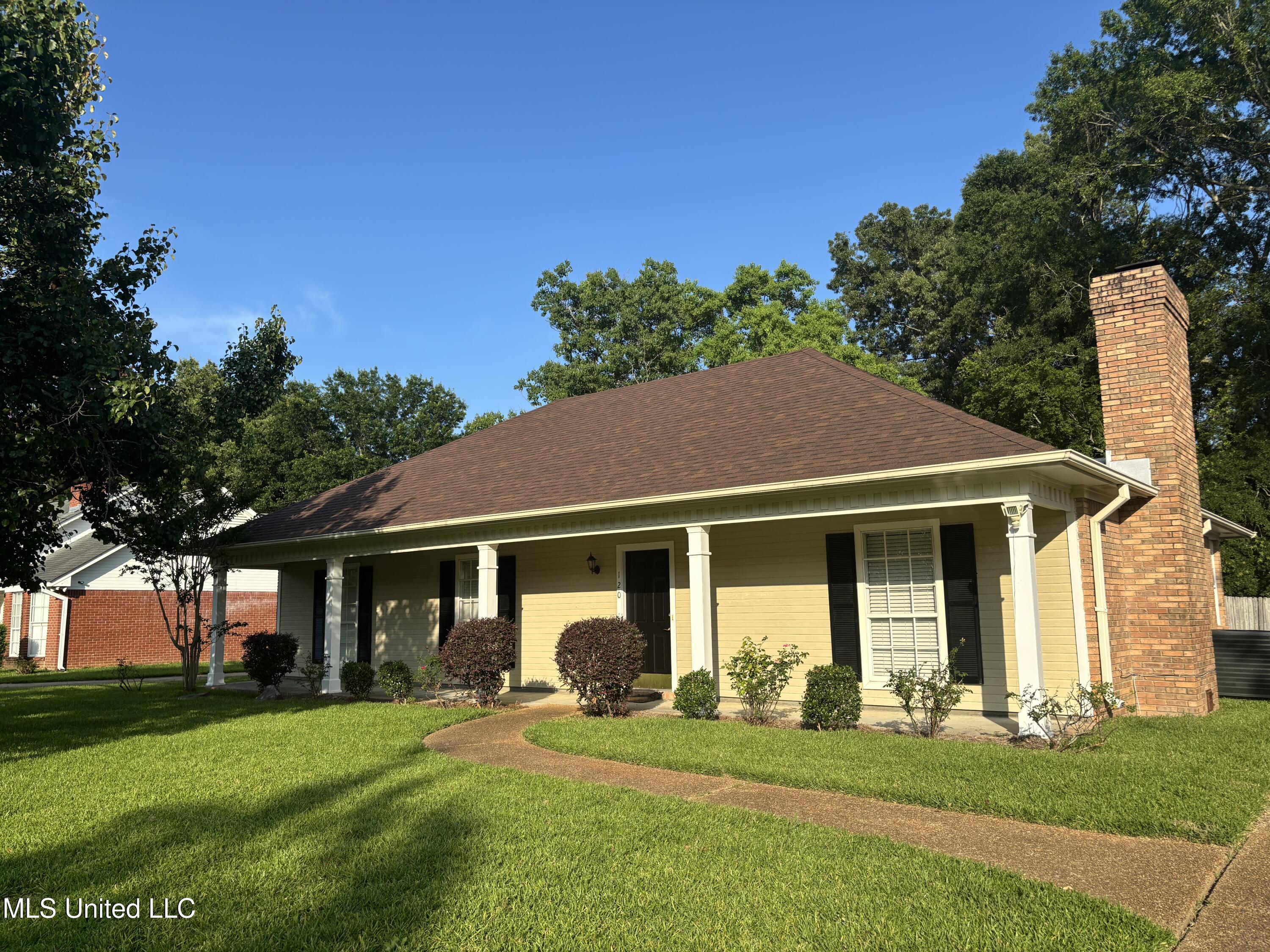 120 Glenwood Drive, Madison, Mississippi image 1