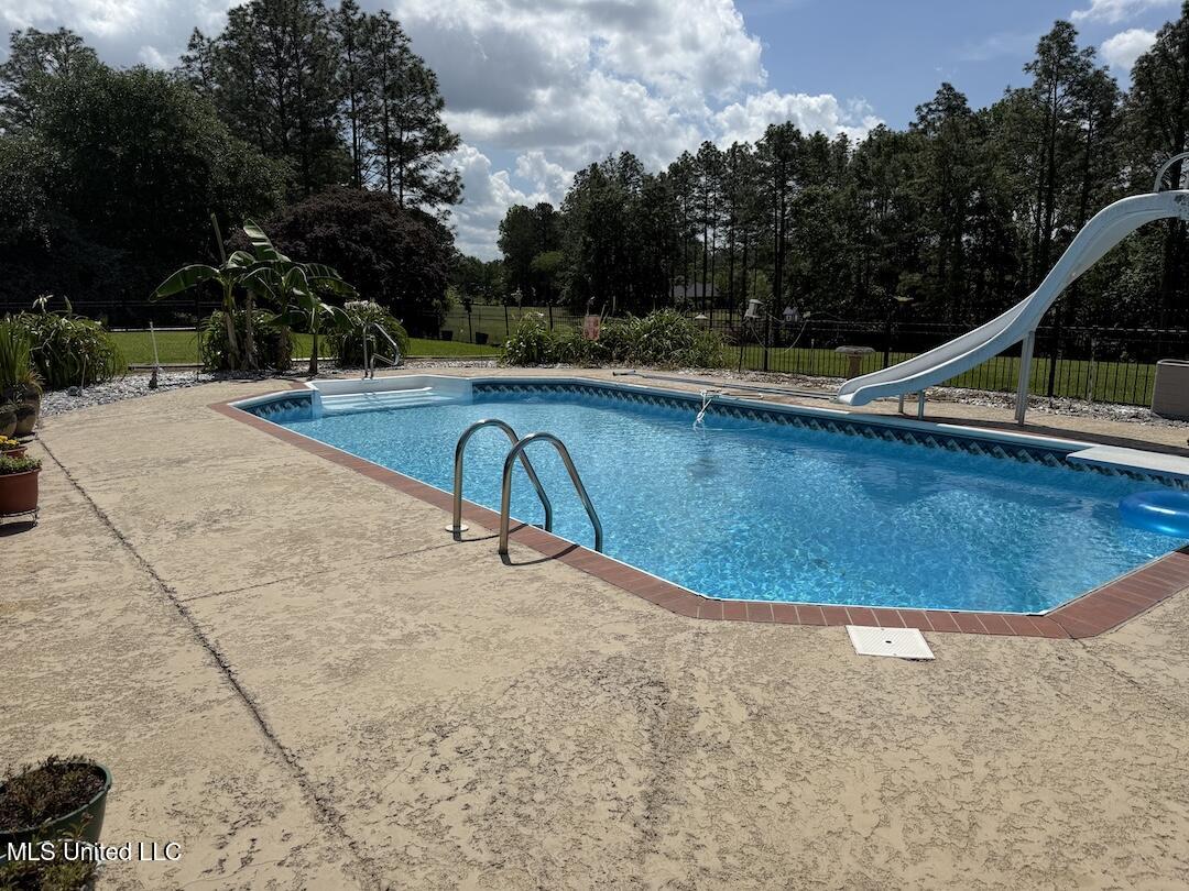1208 Dr. Campbell Drive, Wiggins, Mississippi image 7