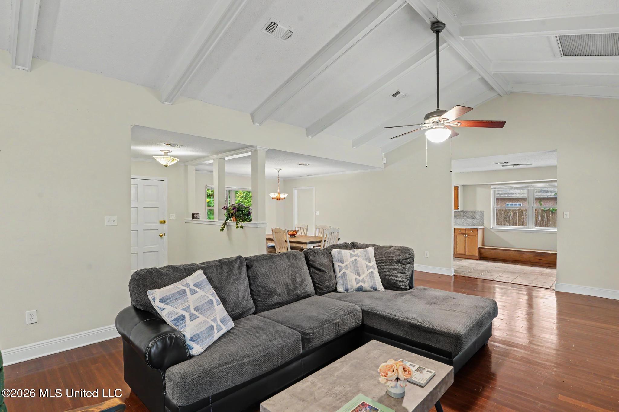 636 Kalipekona Way