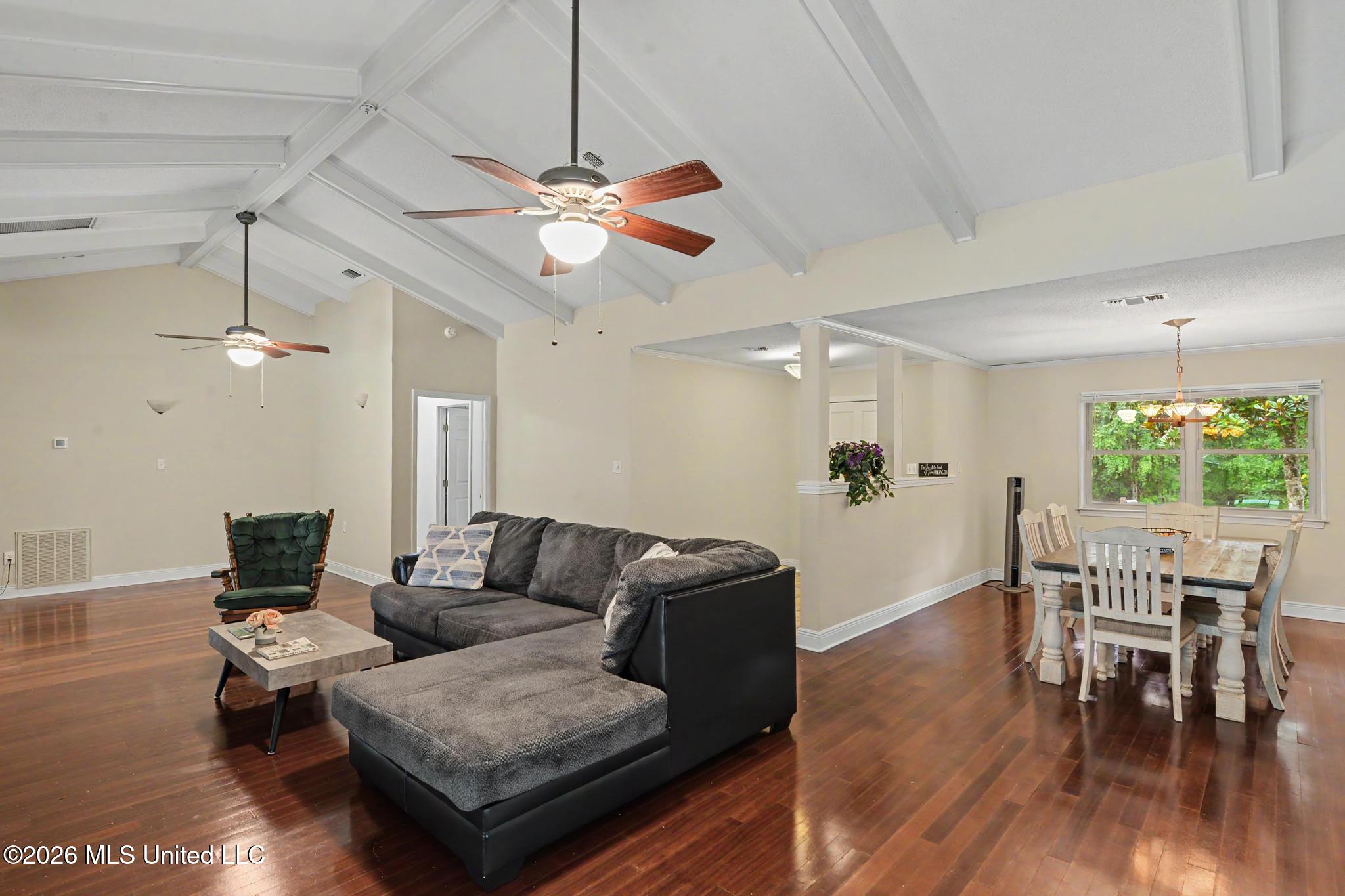 636 Kalipekona Way