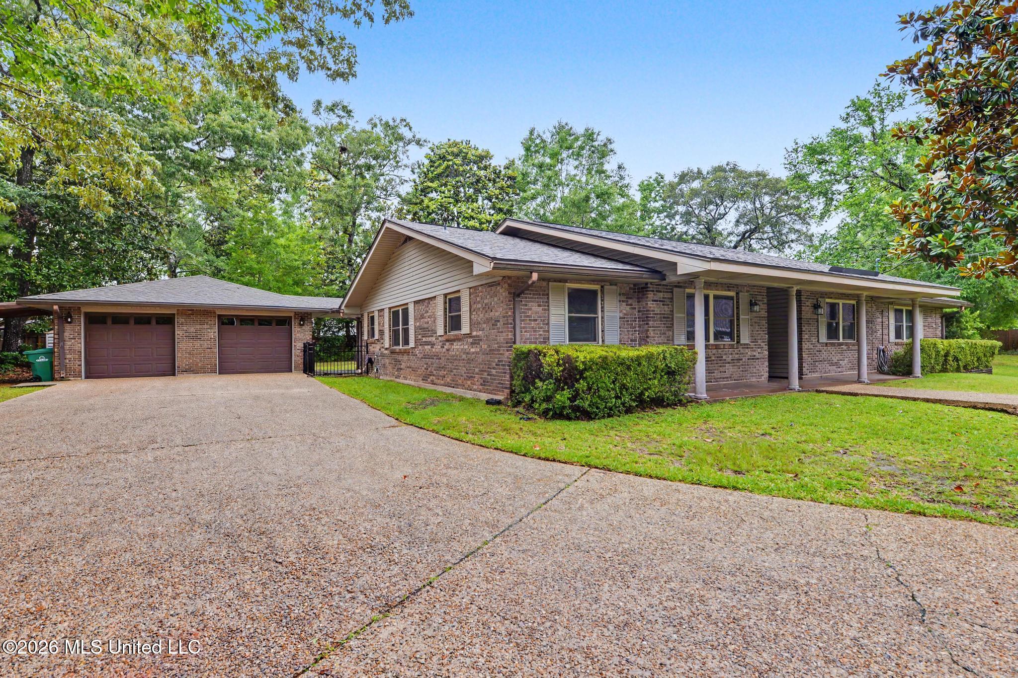 636 Kalipekona Way