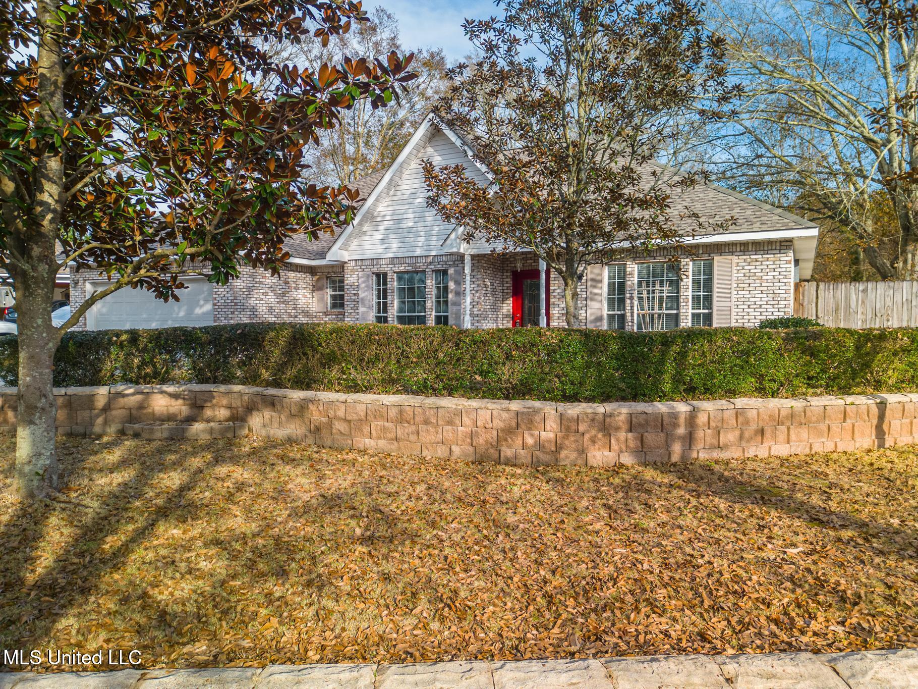 11208 Creek Drive, Gulfport, Mississippi image 2