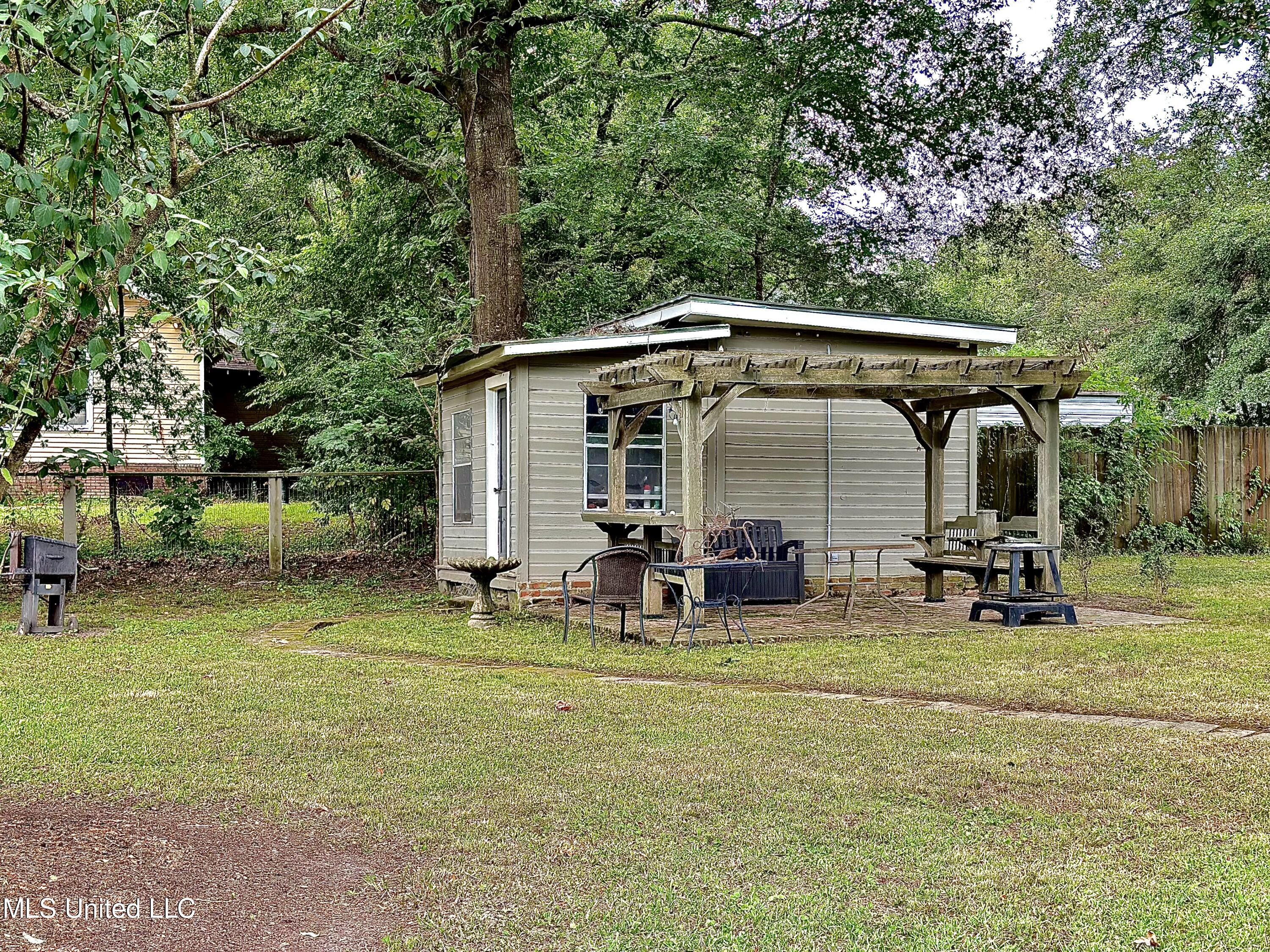 330 E North Street, Canton, Mississippi image 6