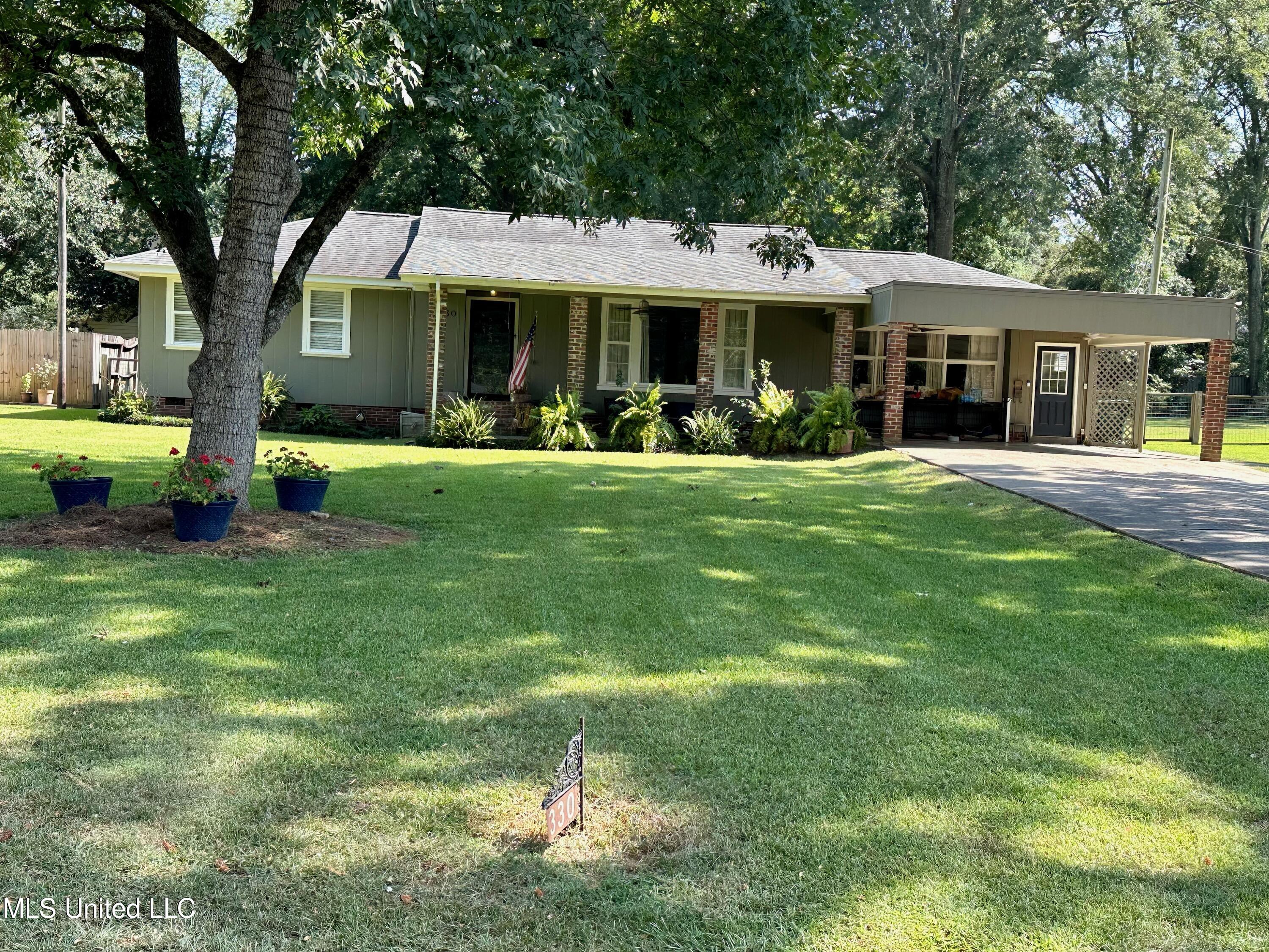 330 E North Street, Canton, Mississippi image 2