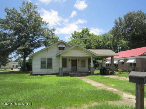 Homes For Sale - 252 E Academy Street<br/> Canton, MS 39046