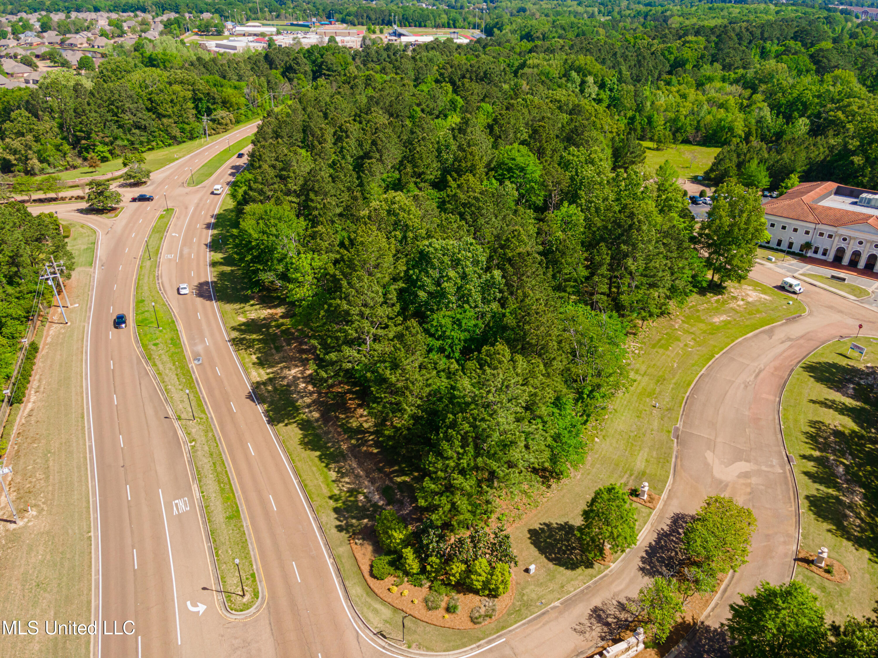 Highland Colony Parkway, Madison, Mississippi image 8