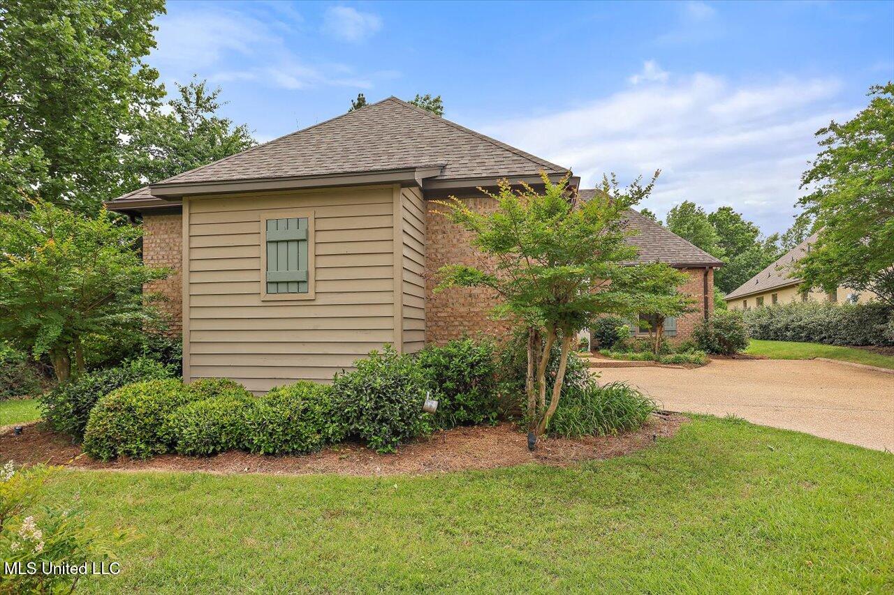407 Belle Pointe Lane, Madison, Mississippi image 3