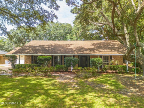 Homes For Sale - 409 Linda Drive<br/> Biloxi, MS 39531