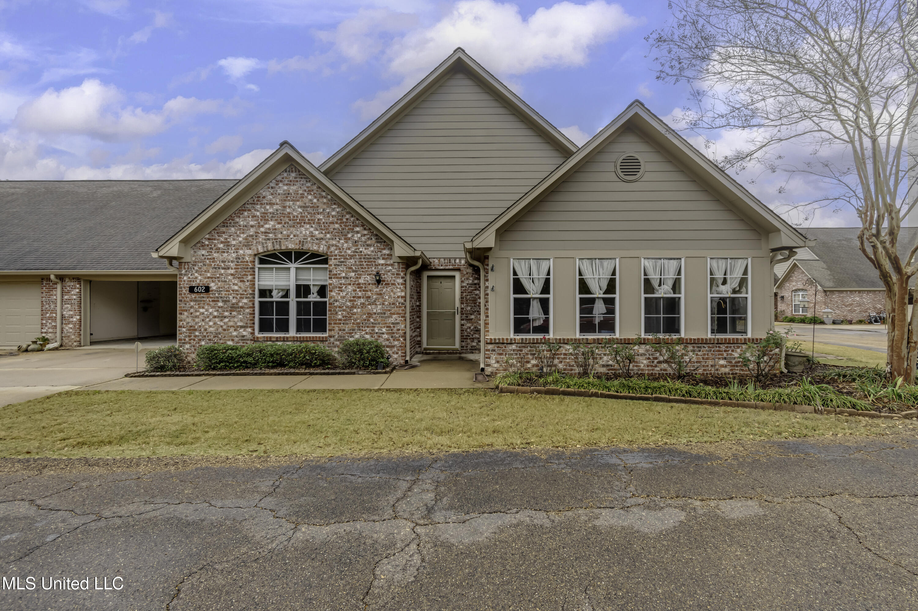 Ridgeland, Mississippi 39157, United States, 2 Bedrooms Bedrooms, ,2 BathroomsBathrooms,Residential,Active,248192