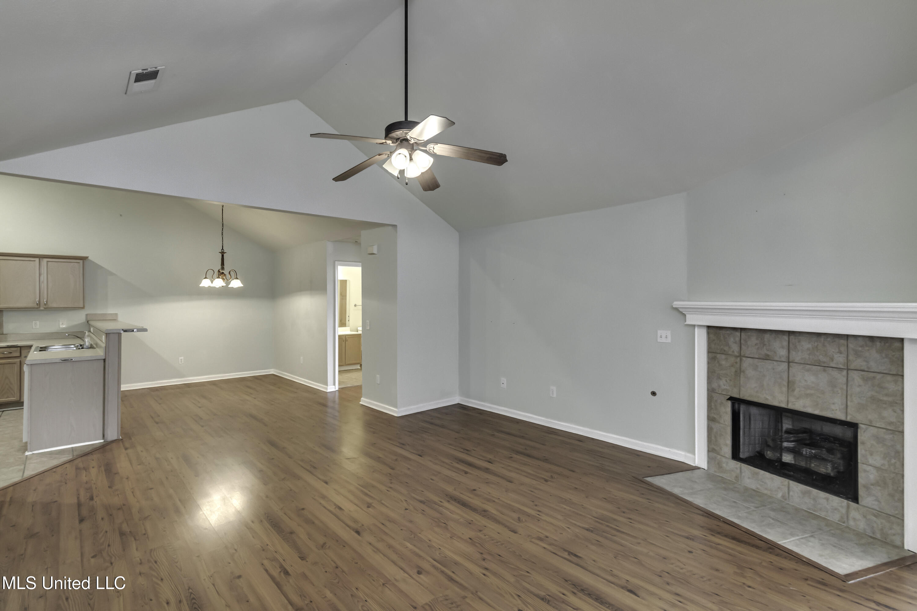 Ridgeland, Mississippi 39157, United States, 2 Bedrooms Bedrooms, ,2 BathroomsBathrooms,Residential,Active,248192