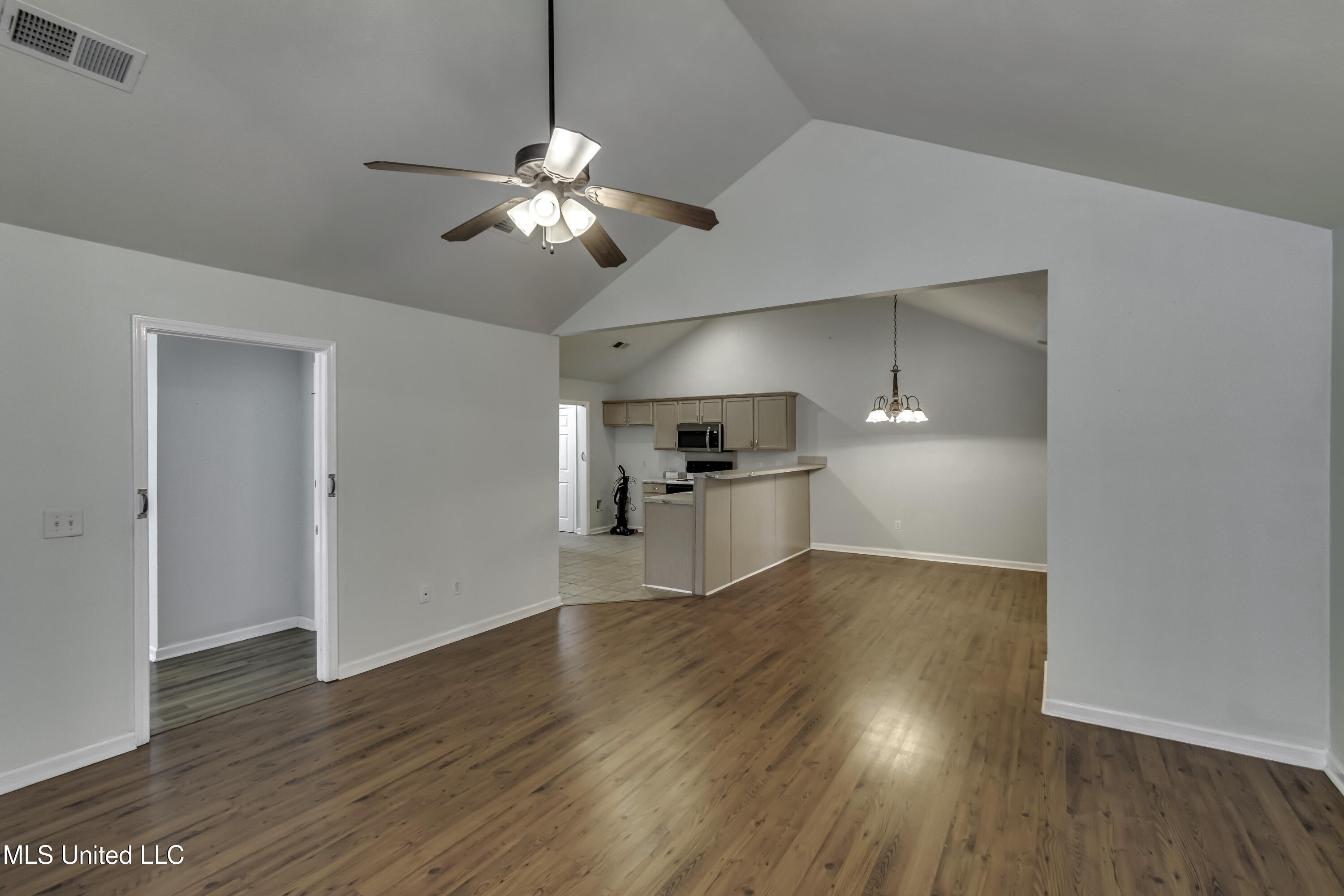 Ridgeland, Mississippi 39157, United States, 2 Bedrooms Bedrooms, ,2 BathroomsBathrooms,Residential,Active,248192